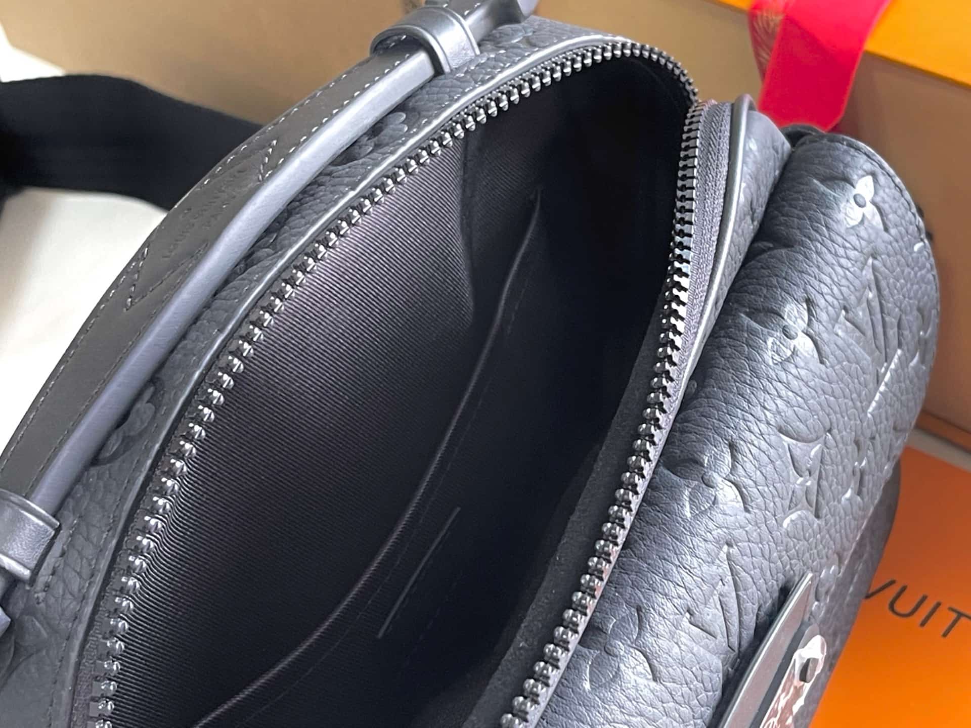 Louis Vuitton S Lock Messenger Monogram cowhide leather Black M58489 TOP