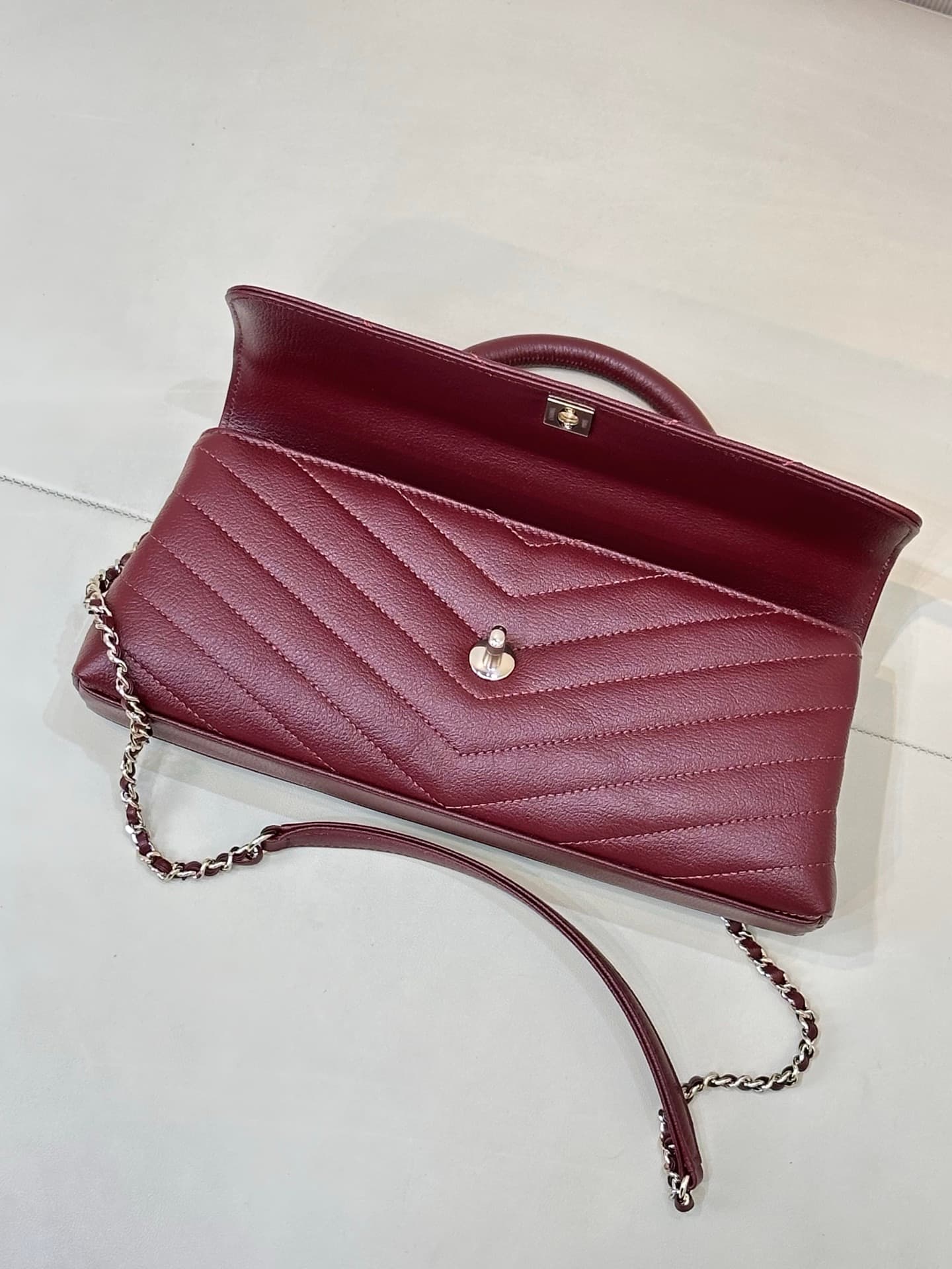 Chanel Maxi Flap Bag with Top Handle Grained Calfskin& Gold-Tone Metal AS6091 Claret TOP