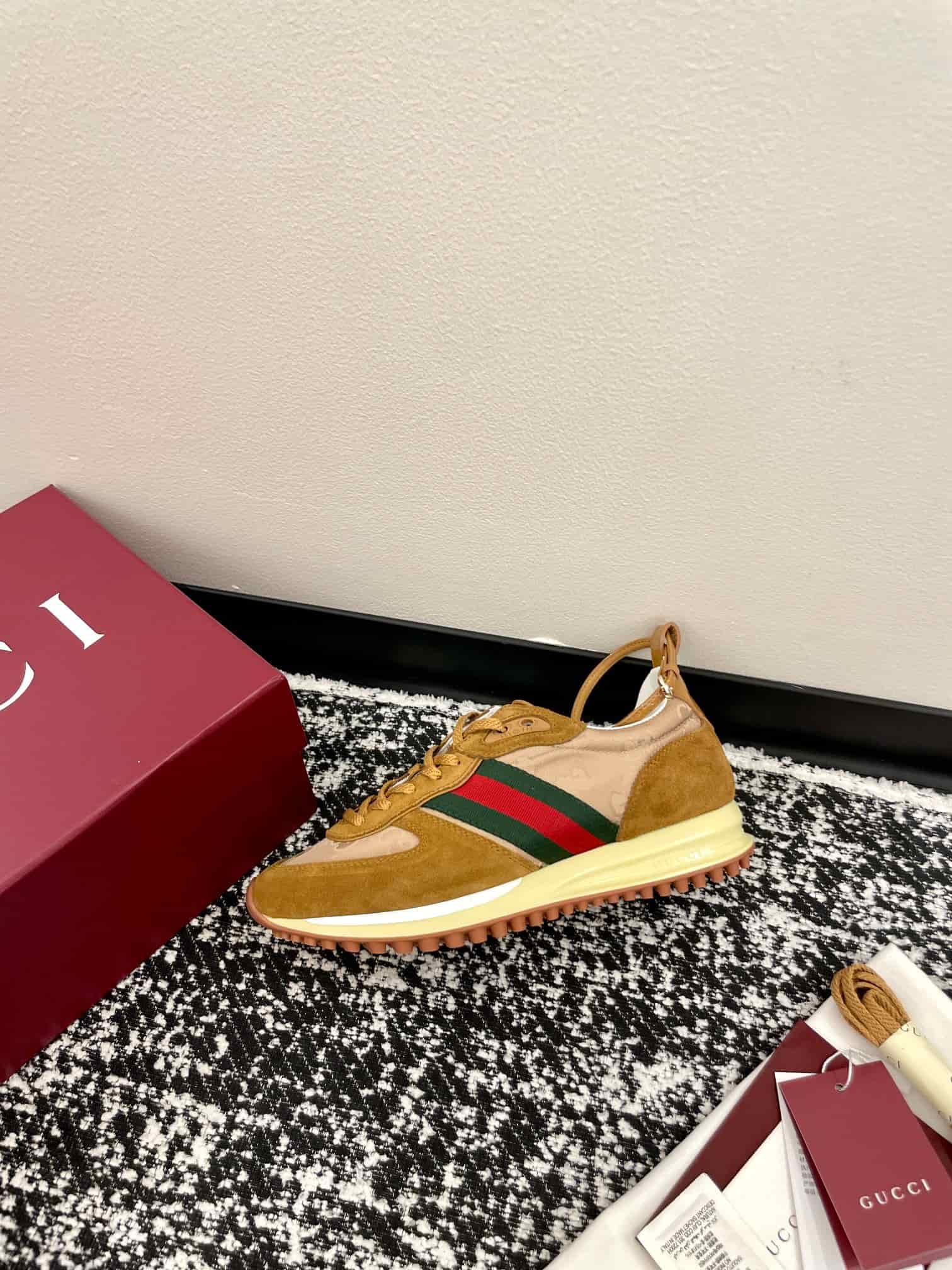 Gucci Sneaker shoes Women