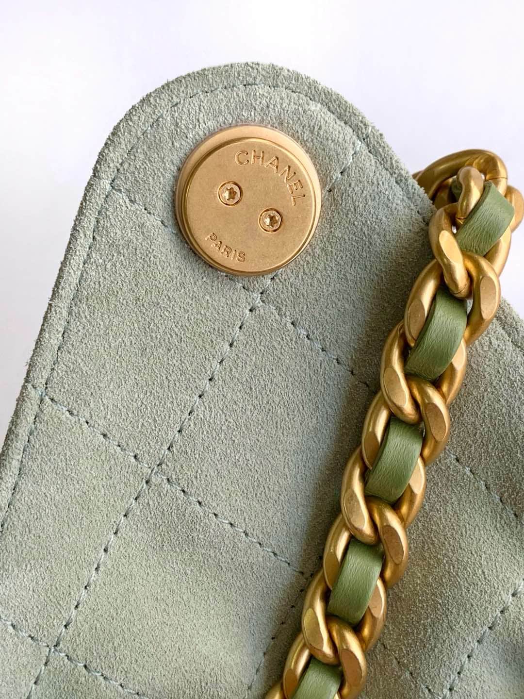Chanel 25 Medium Hobo Medium handbag AS5311 Suede & Gold-tone Metal Green High