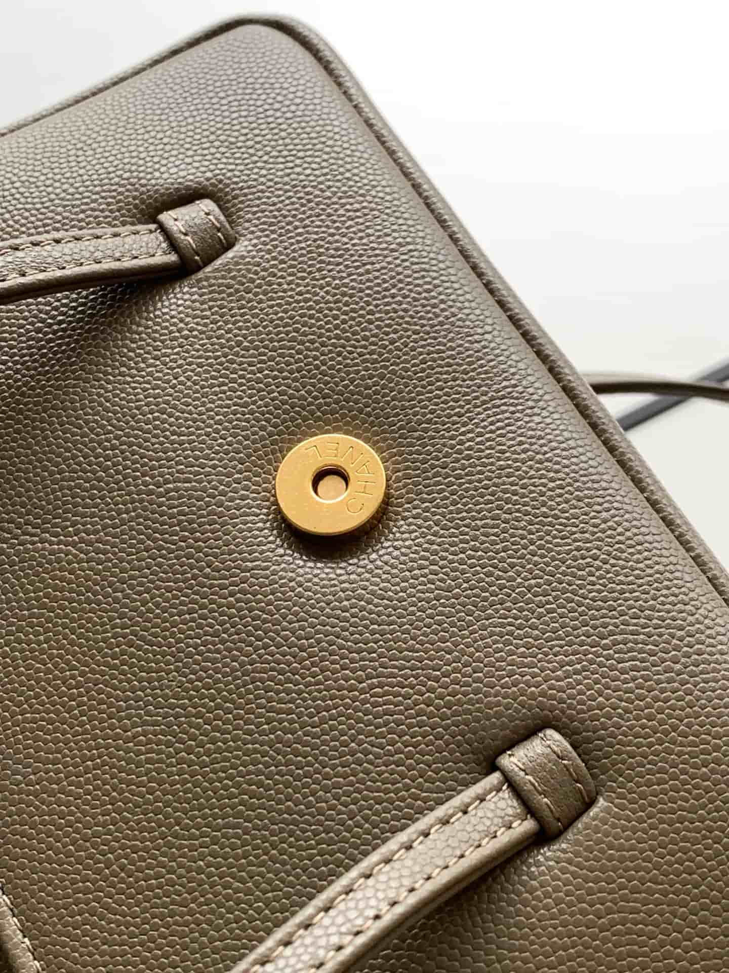 Chanel Clutch with Leather Strap Grained Shiny Calfskin & Gold-Tone Metal brown AP5068 A