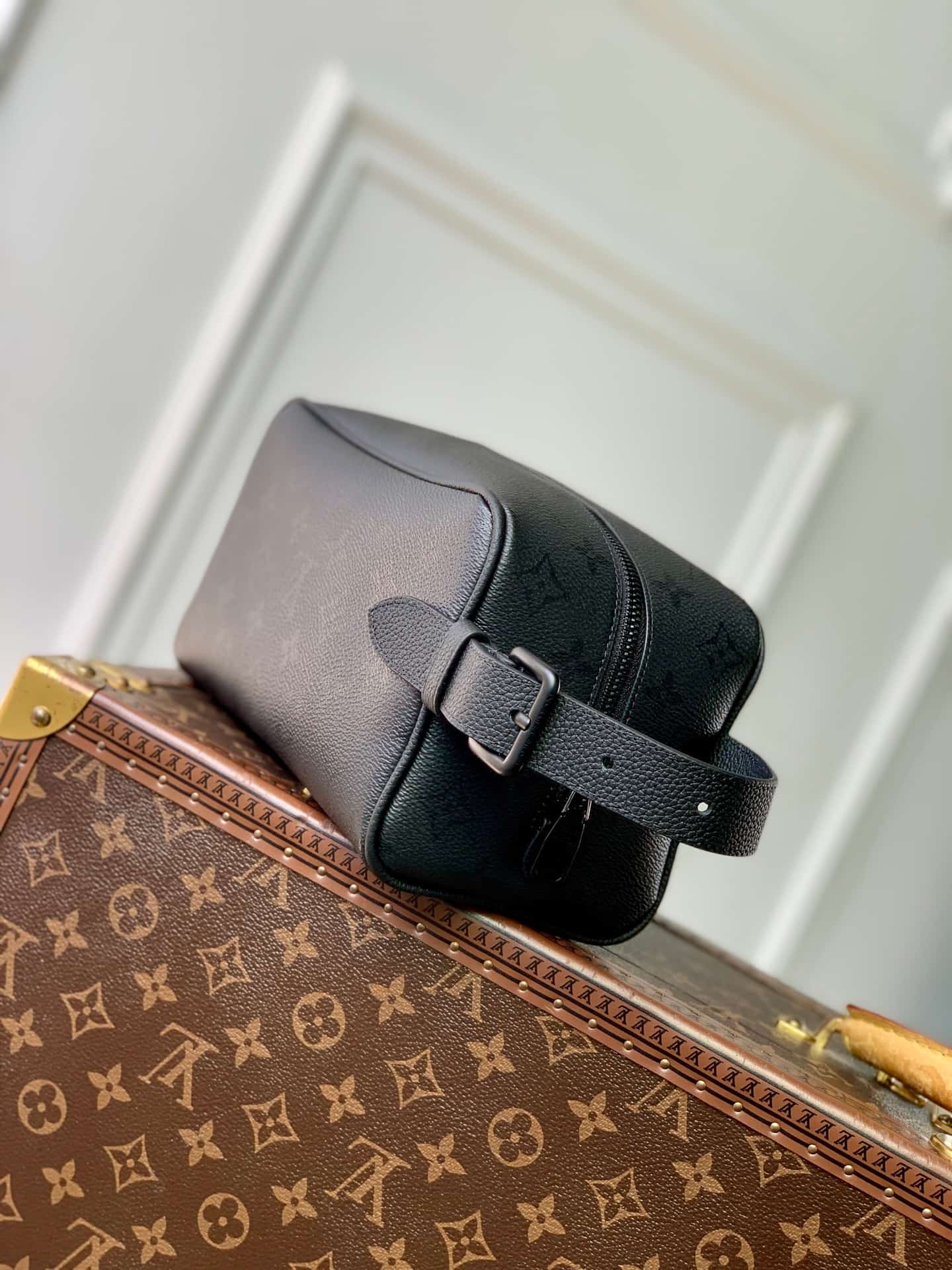 Louis Vuitton Locker Dopp Kit Monogram Midnight coated canvas M26810 High