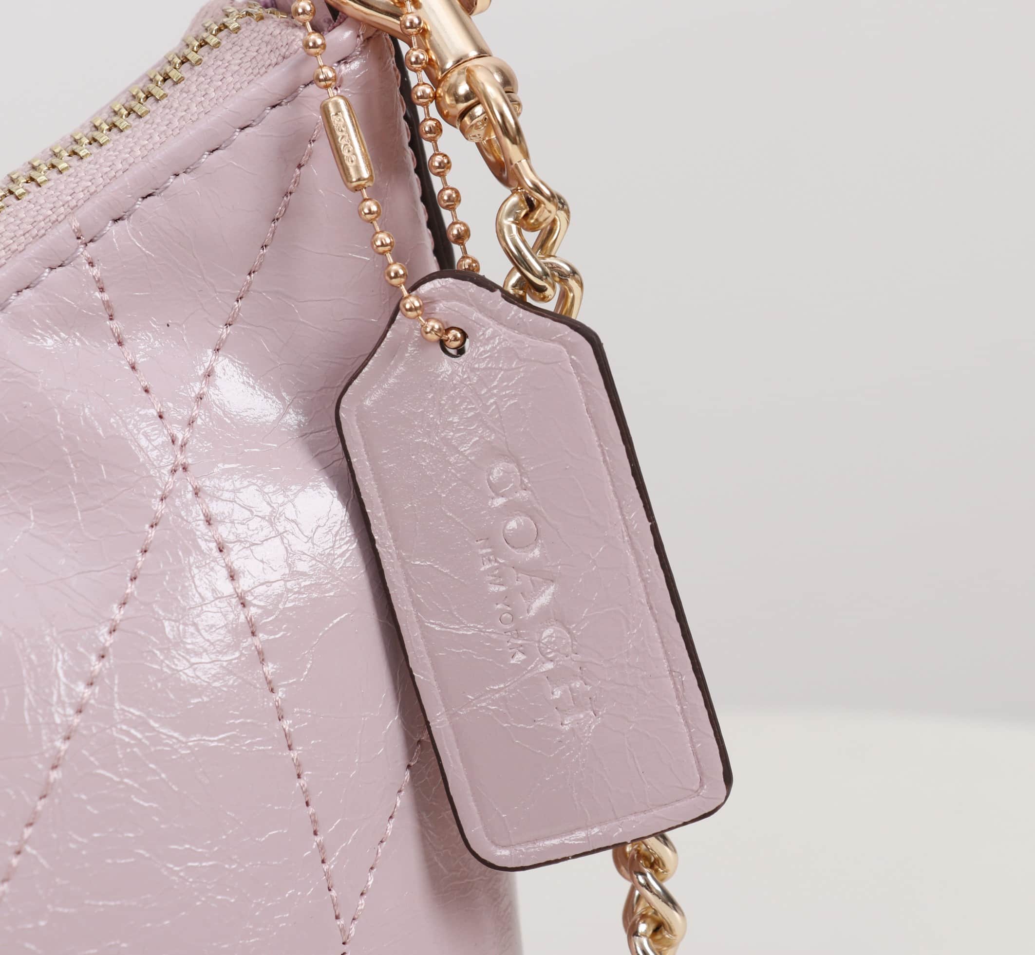Coach Caitlin Shoulder Bag With Quilting Glazed leather/Gold/Carnation High
