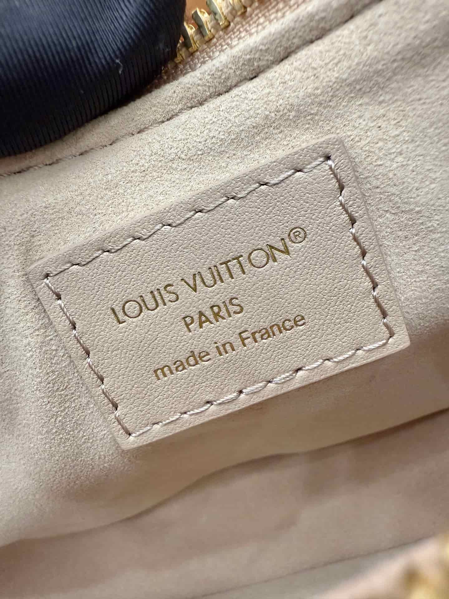 Louis Vuitton Pochette LV Bloom M25784 Calfskin leather Sand TOP