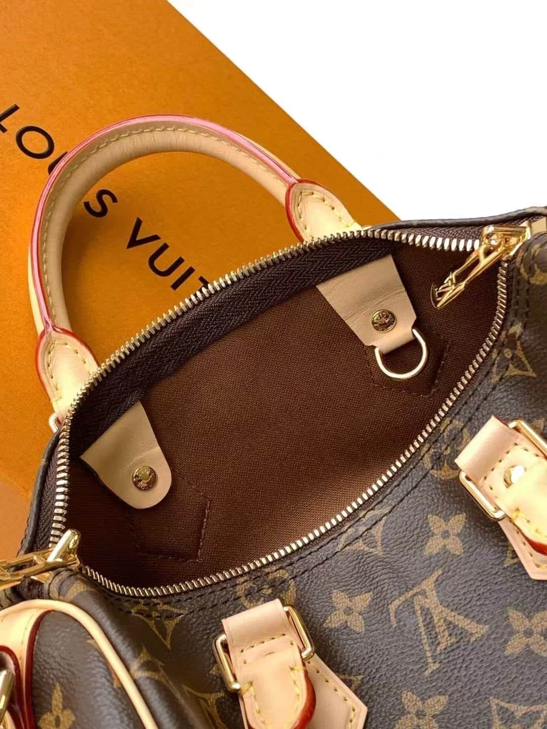 Louis Vuitton Speedy Bandoulière 25 Monogram coated canvas M41113 Top