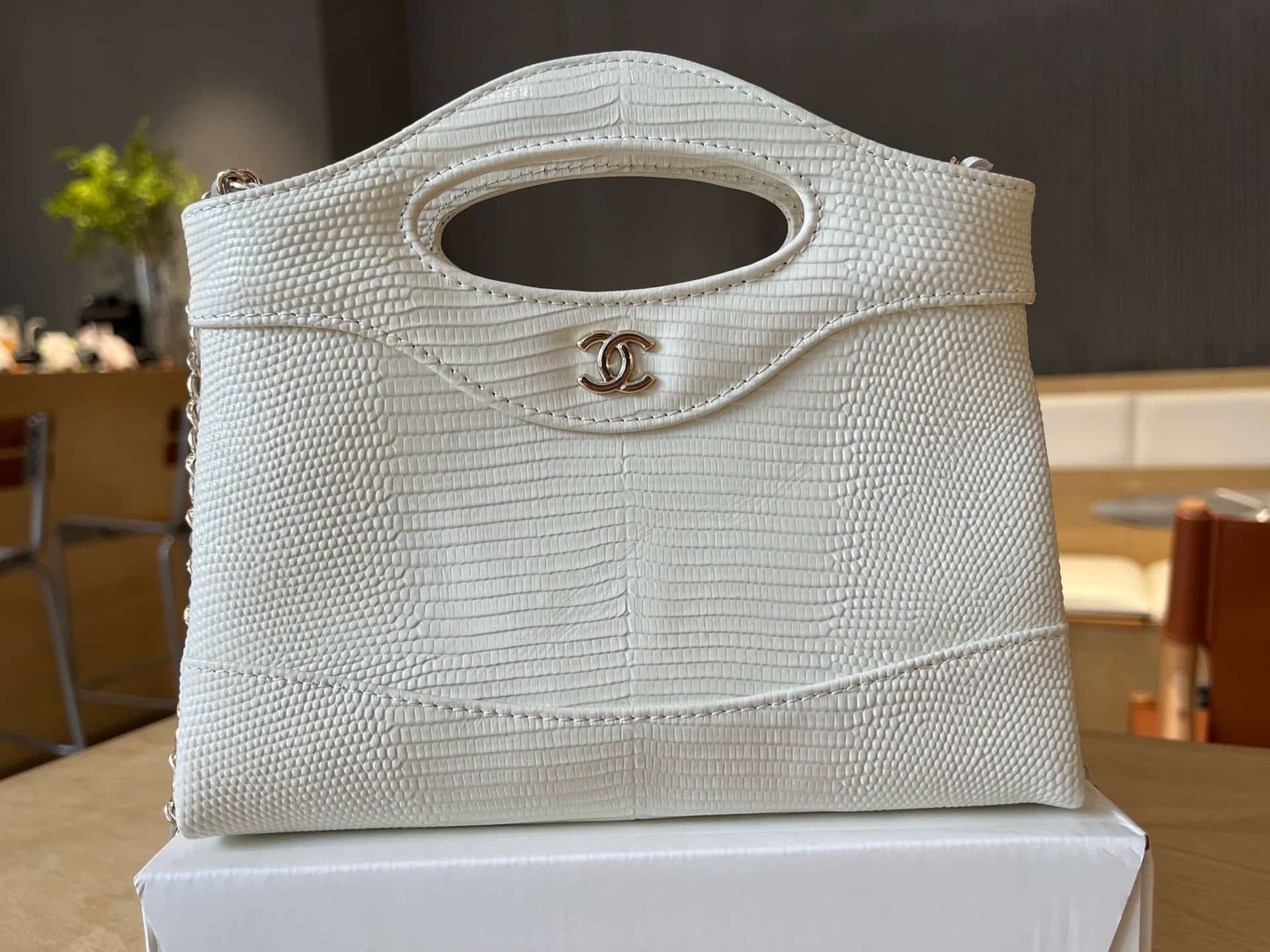 Chanel 31 Mini BAG Lizard-embossed Calfskin& Gold-Tone Metal AP3656 White A
