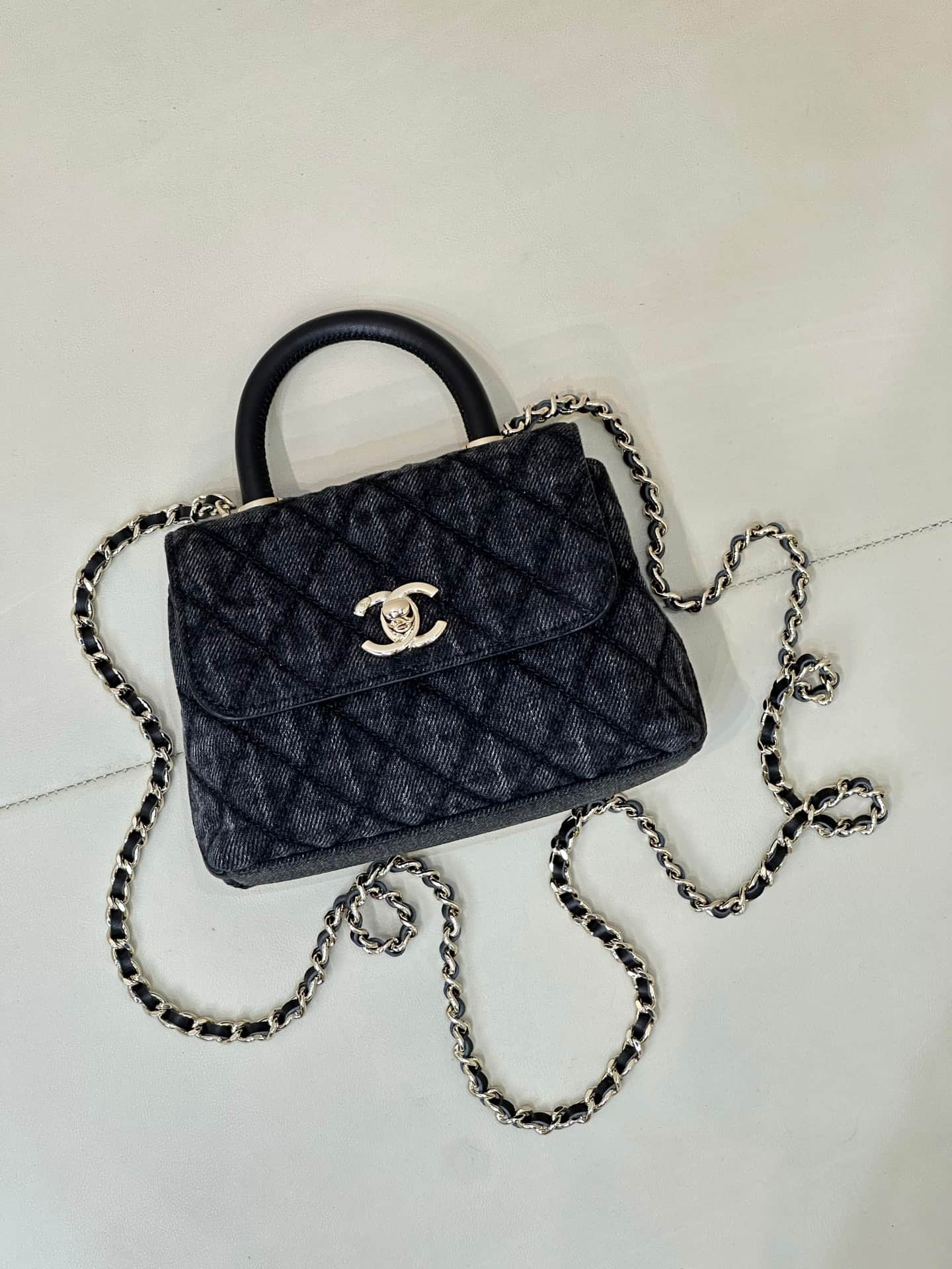 Chanel Clutch with chain Washed Denim, Calfskin & Gold-Tone Metal Black AP4244 TOP