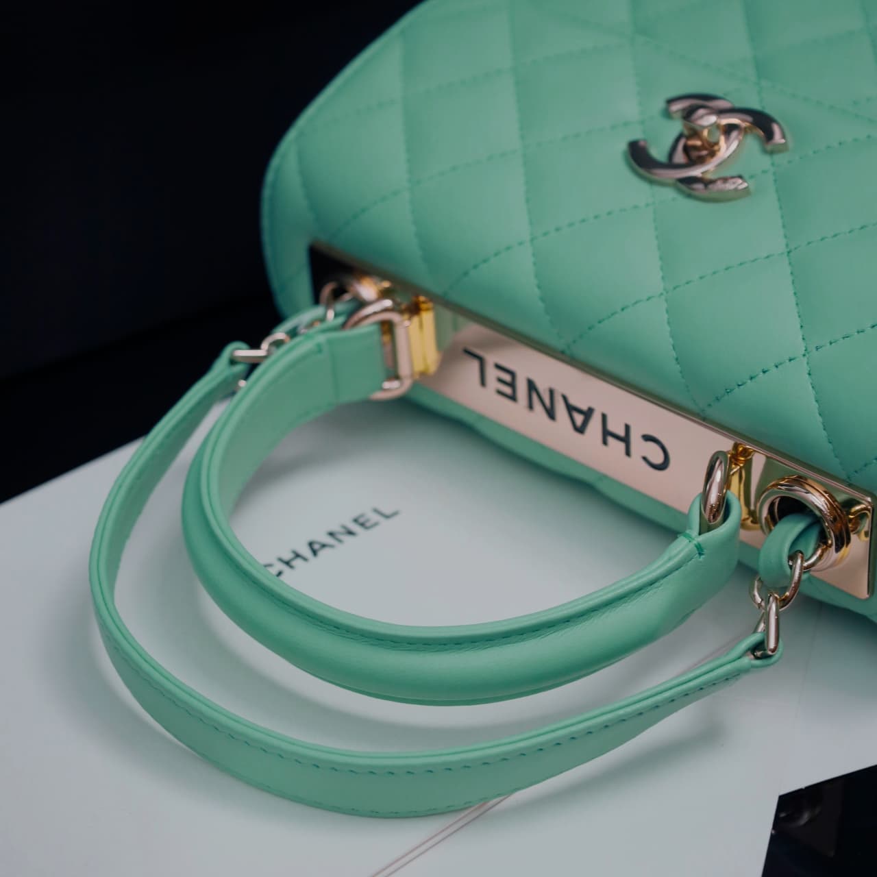 Chanel MINI FLAP BAG WITH TOP HANDLE AS4654 Lambskin &Gold-Tone Metal Light Green A
