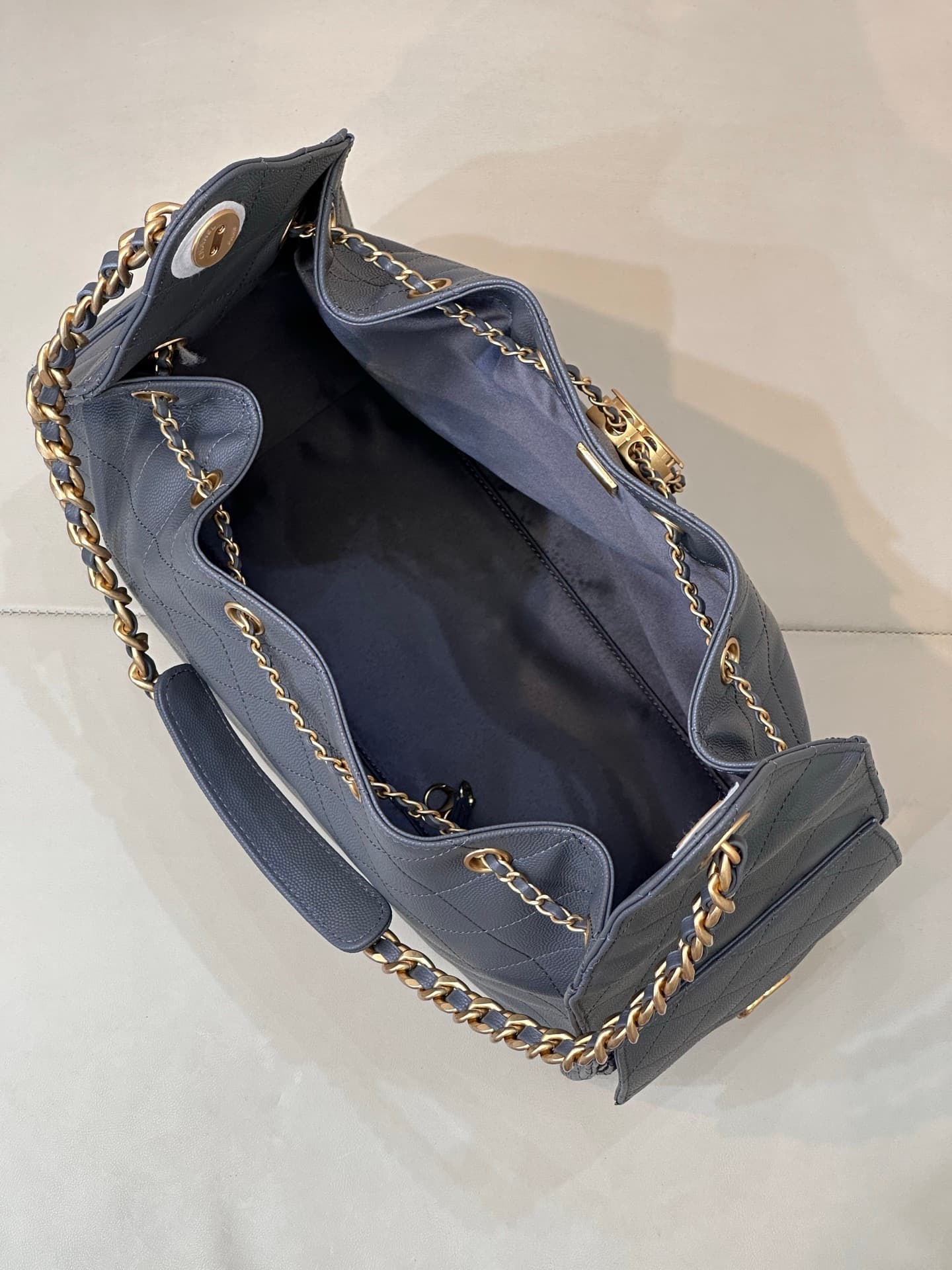 Chanel 25 Medium Hobo handbag AS5311 Grained Calfskin & Gold-tone Metal Blue TOP