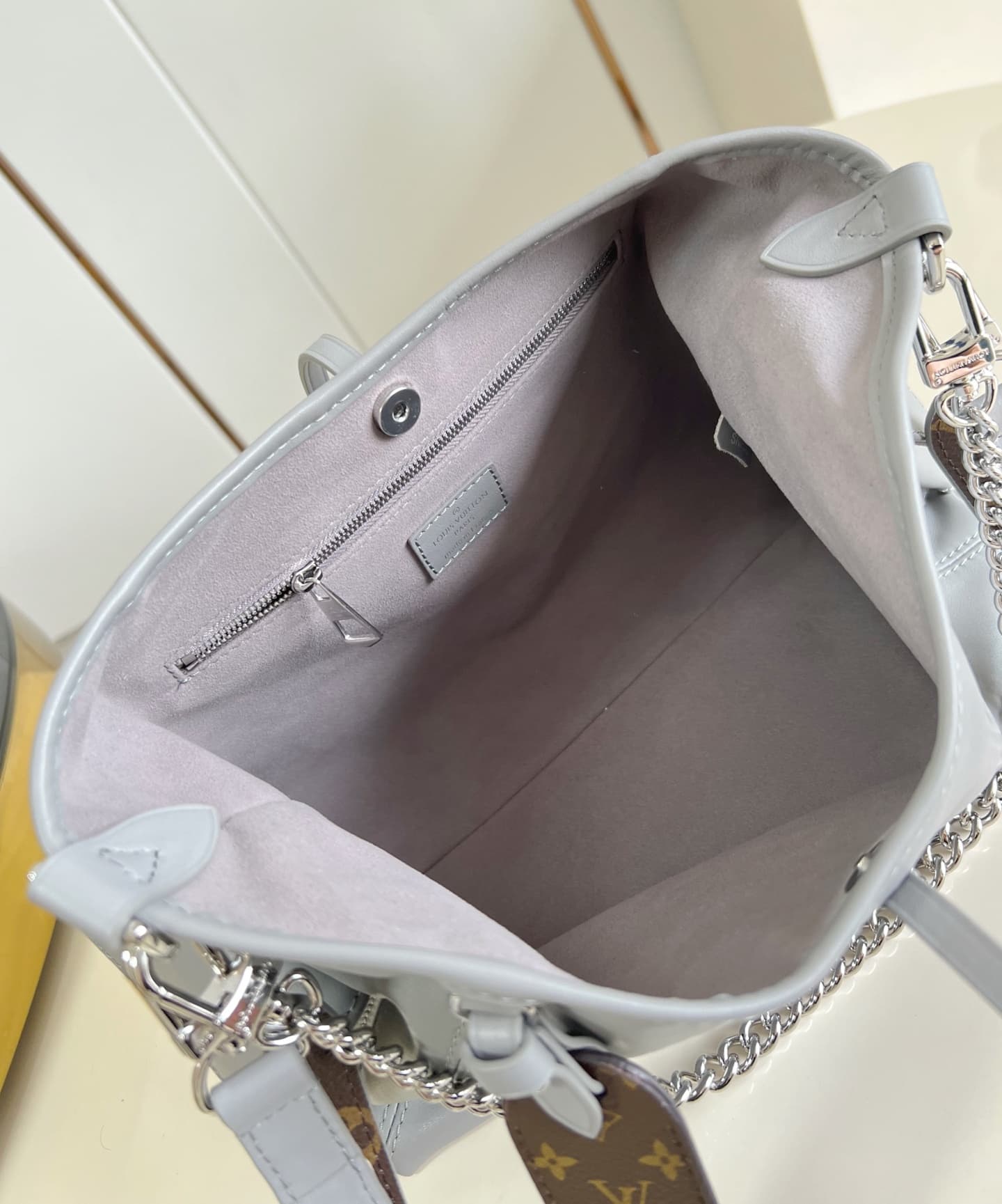 Louis Vuitton CarryAll Cargo Vibe PM Trianon Gray Lambskin leather M12579 High