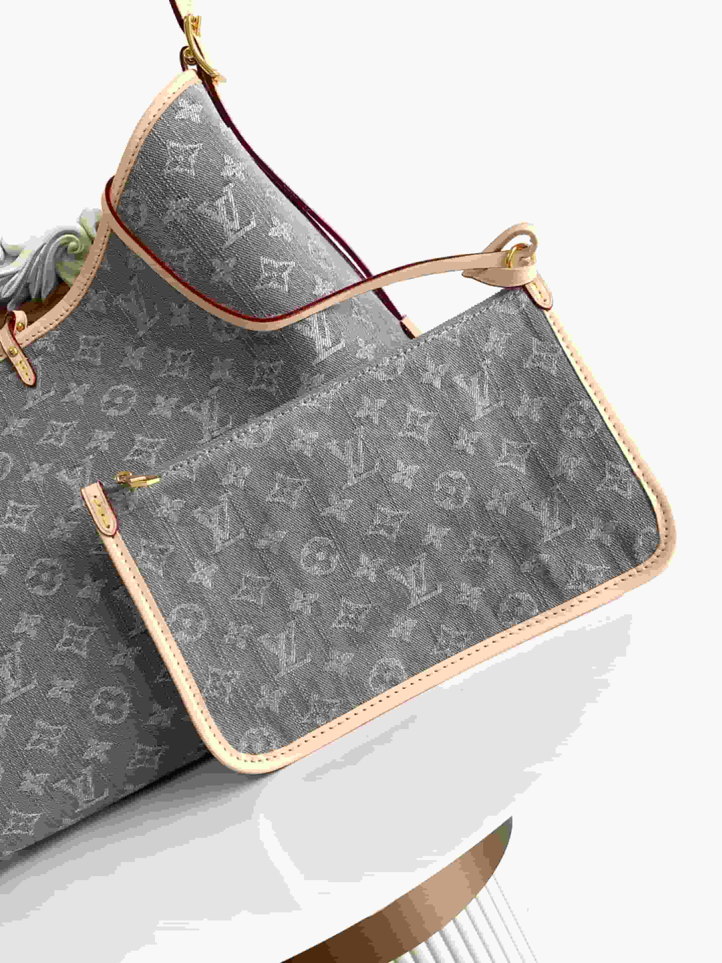 Louis Vuitton Carryall MM bag Washed Gray Denim Monogram Canvas M13289 High