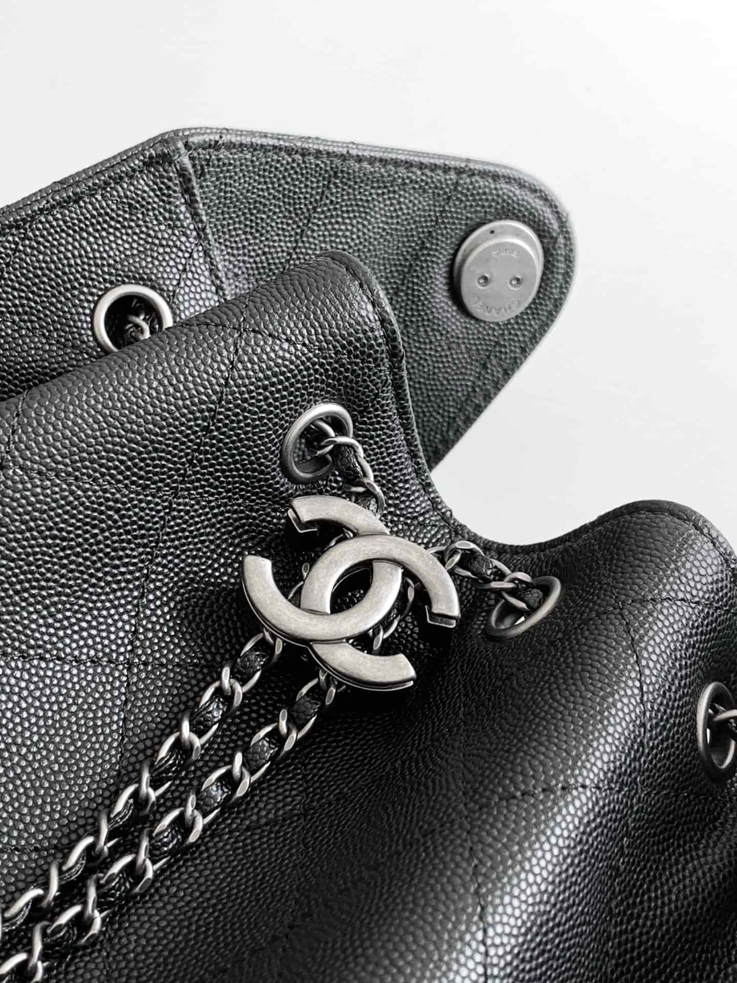 Chanel 25 Medium Hobo handbag AS5311 Grained Calfskin & Silver-tone metal Black A