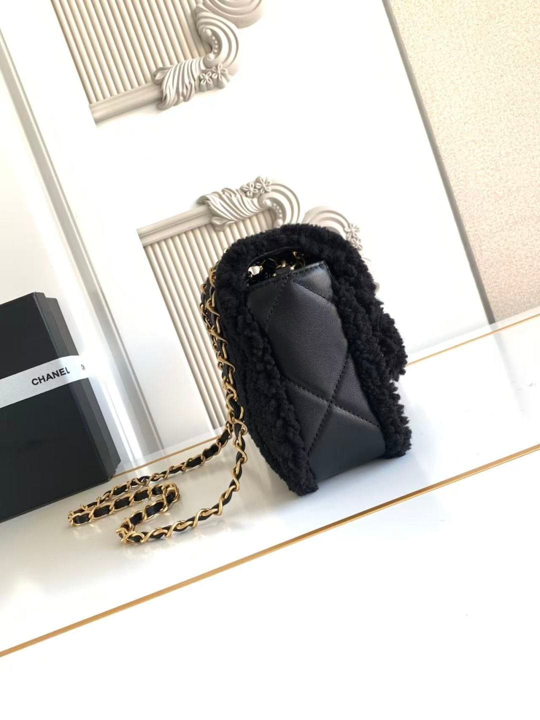 Chanel Small Shearling Flap Bag in Black lambskin with balck shearling & Gold-Tone Metal AS5149 A