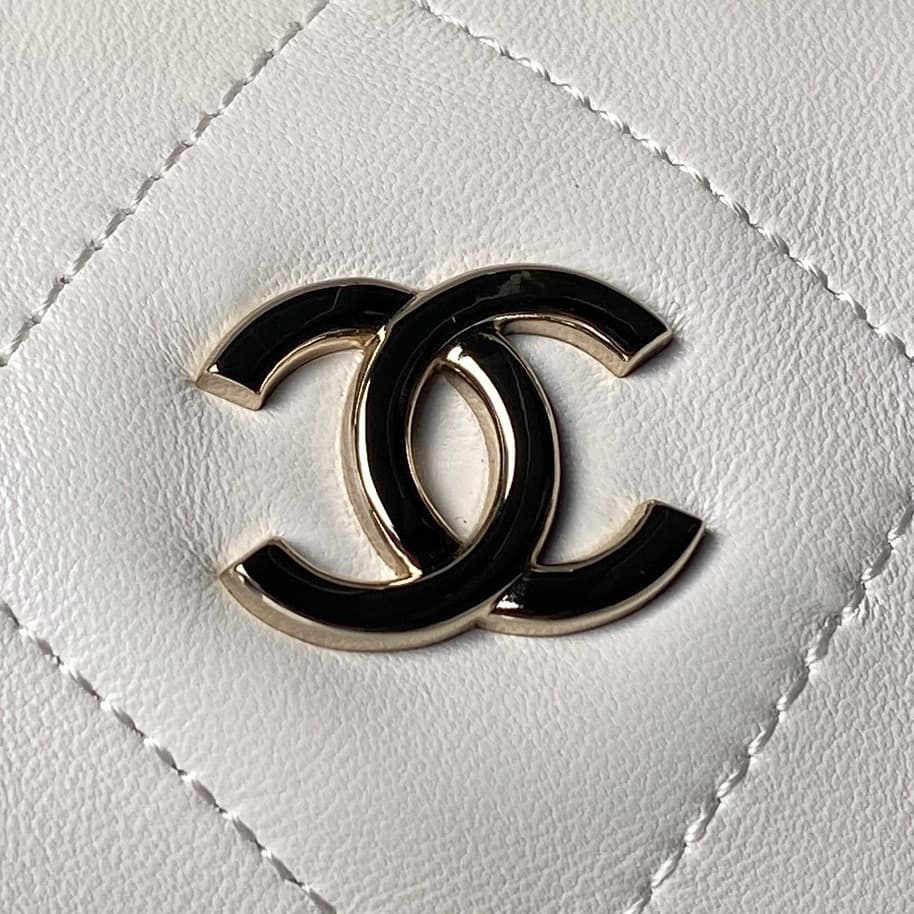 Chanel Hobo Handbag Shiny Lambskin & Gold-Tone Metal AS6138 White High