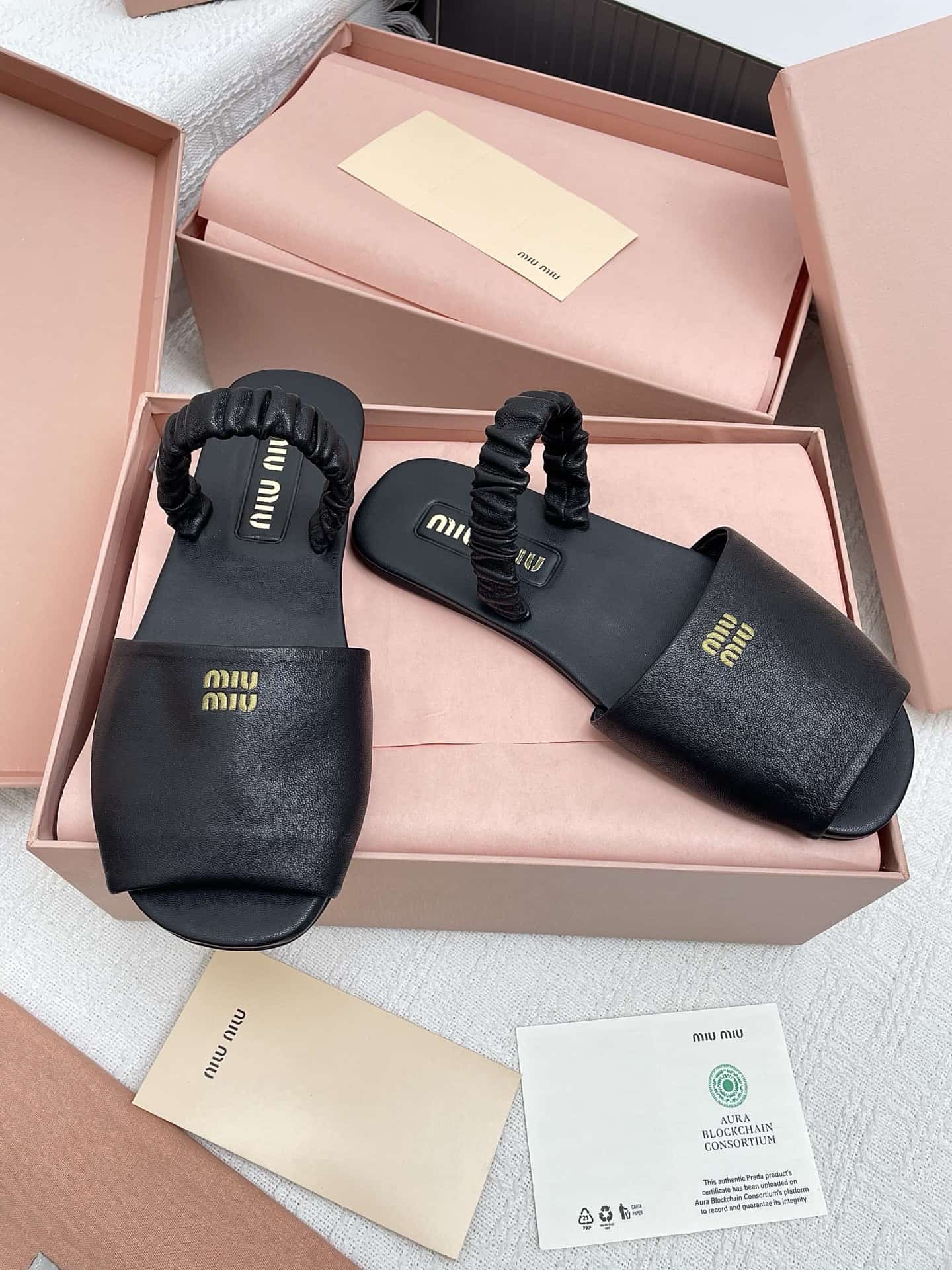 Miu Miu Round Toe Flat Sandals Shoes Women