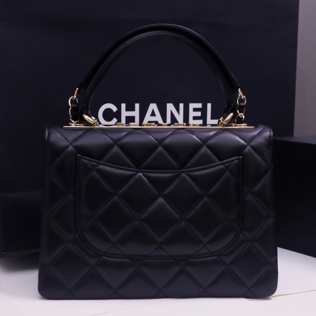 SMALL FLAP BAG WITH TOP HANDLE Lambskin Gold Metal Black A