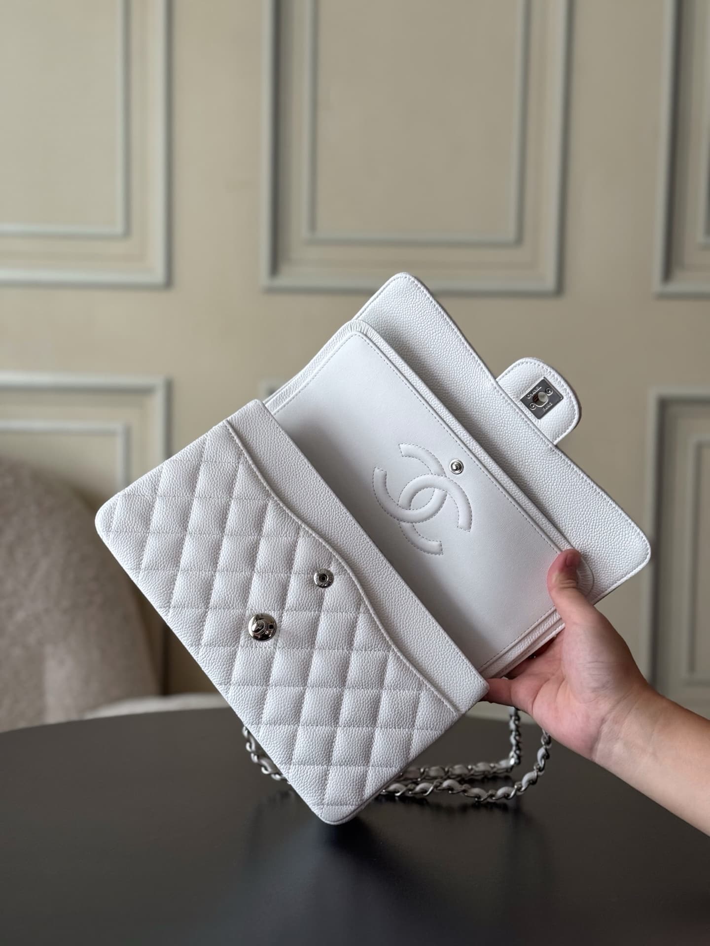 Chanel Medium CLASSIC HANDBAG Grained Calfskin White Silver Metal TOP