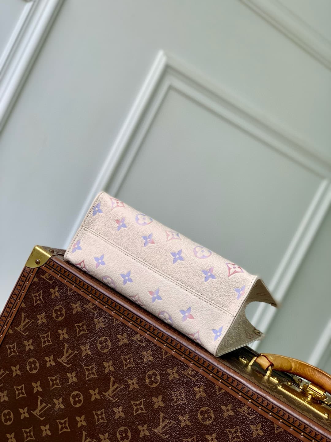 Louis Vuitton OnTheGo PM Embossed grained cowhide leather M25770 Dream Cream High