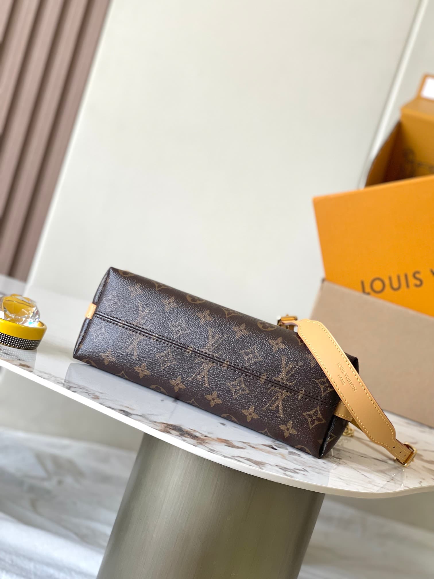 Louis Vuitton CarryAll BB Monogram coated canvas M13014 Top