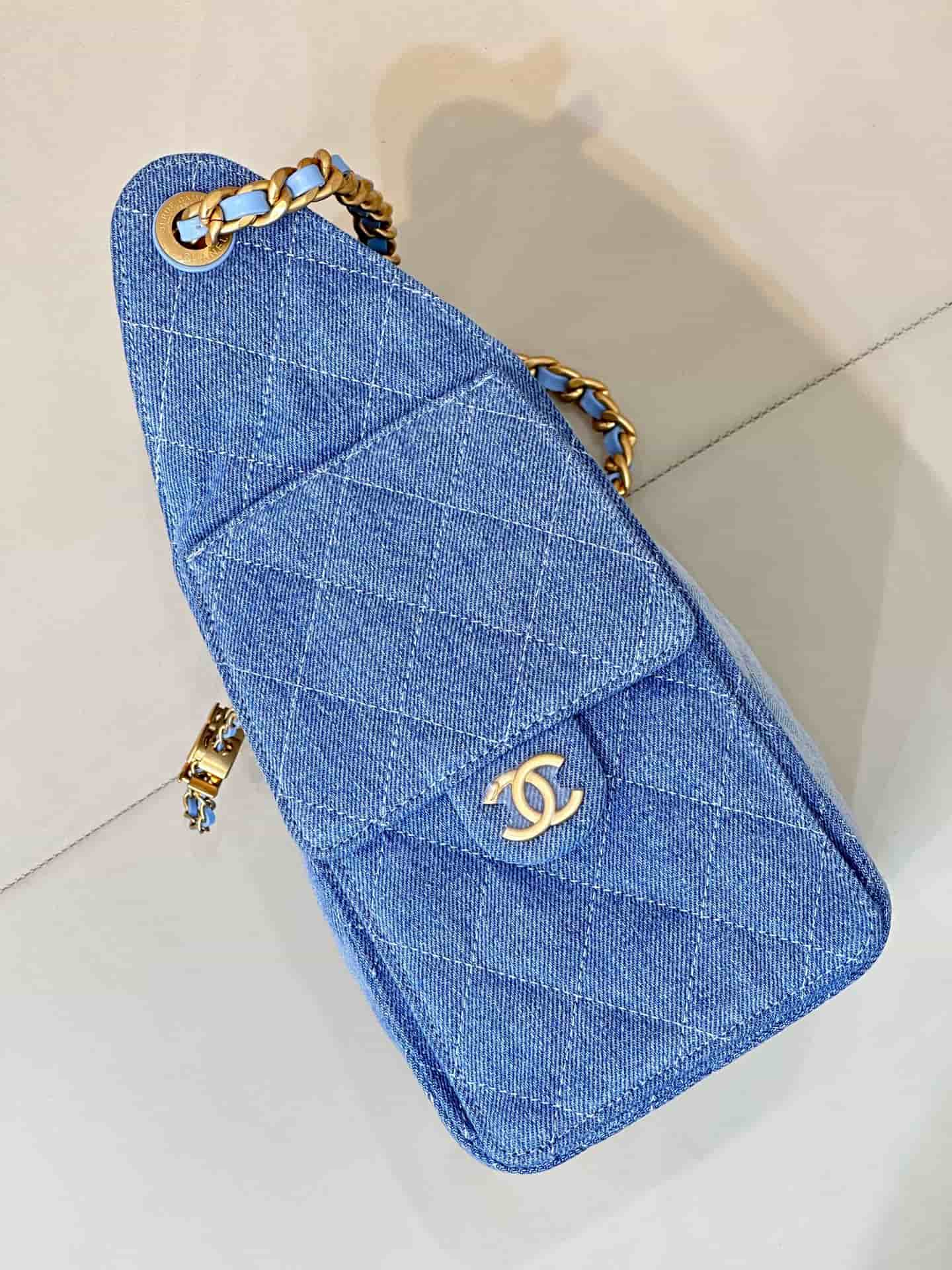 Chanel 25 Small Hobo handbag AS5293 Denim &Gold-tone Metal Blue TOP