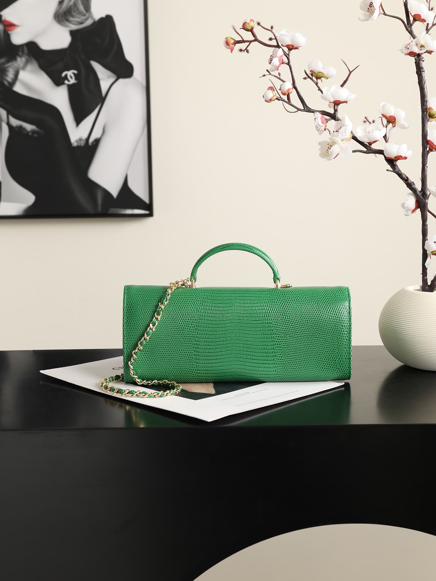 Chanel Clutch with chain Lizard Embossed Calfskin & Gold-Tone Metal Green AP5280 A