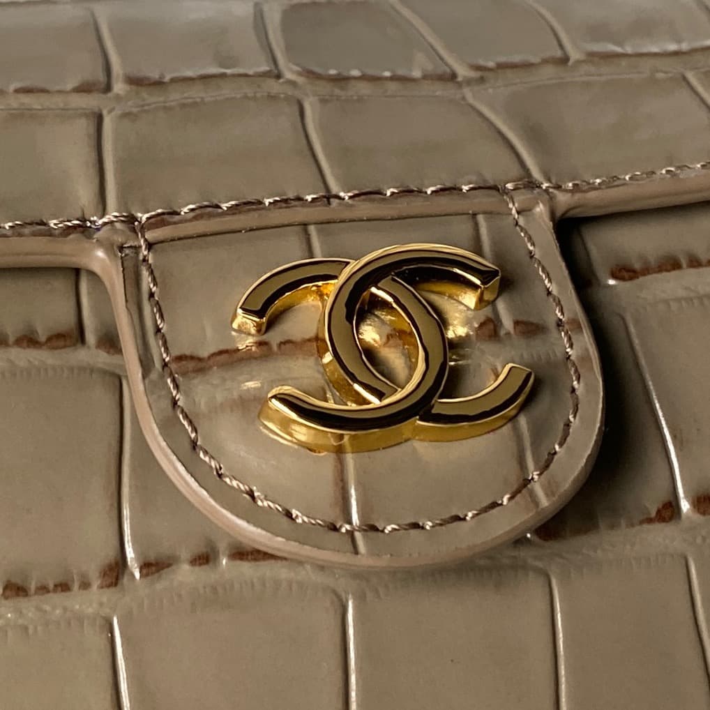 Chanel Clutch with chain Crocodile Embossed Calfskin & Gold-Tone Metal AP5294 Dark Khaki High