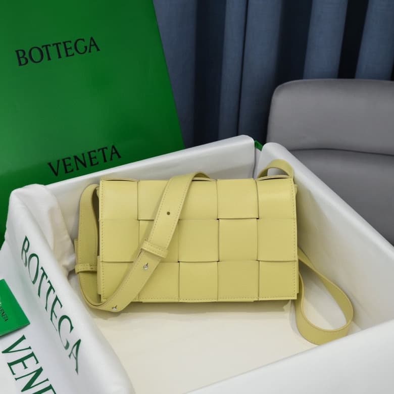 BV CASSETTE BAG Lambskin High