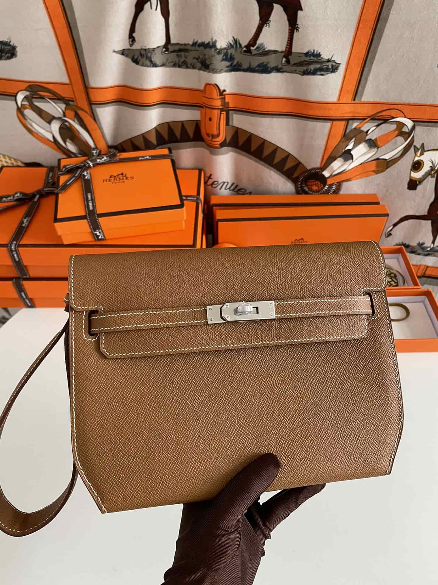 Hermes Kelly Depeches 25 Pouch Epsom Leather Gold WAX High