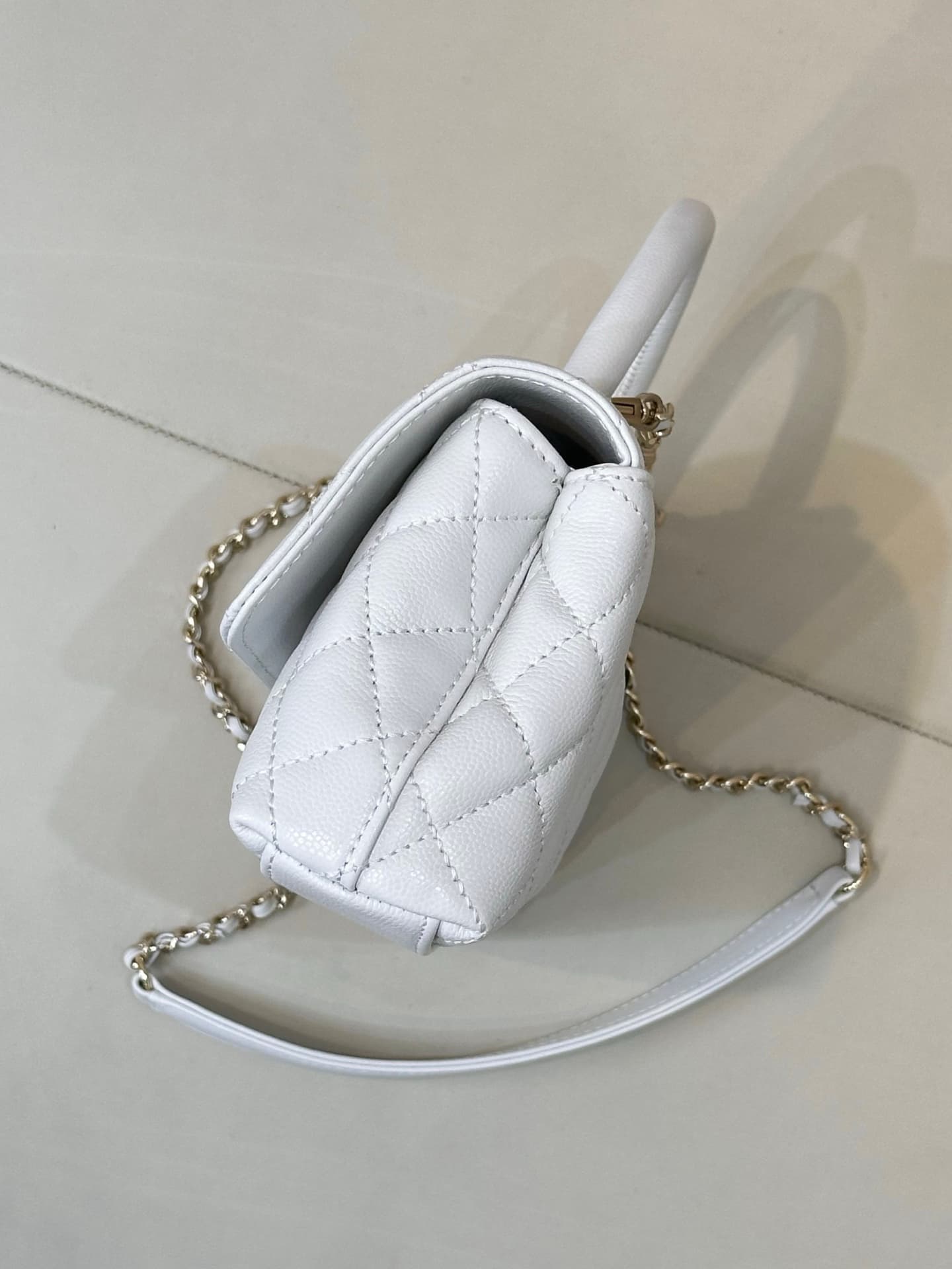 Chanel Maxi Flap Bag with Top Handle Grained Calfskin& Gold-Tone Metal AS6091 White TOP
