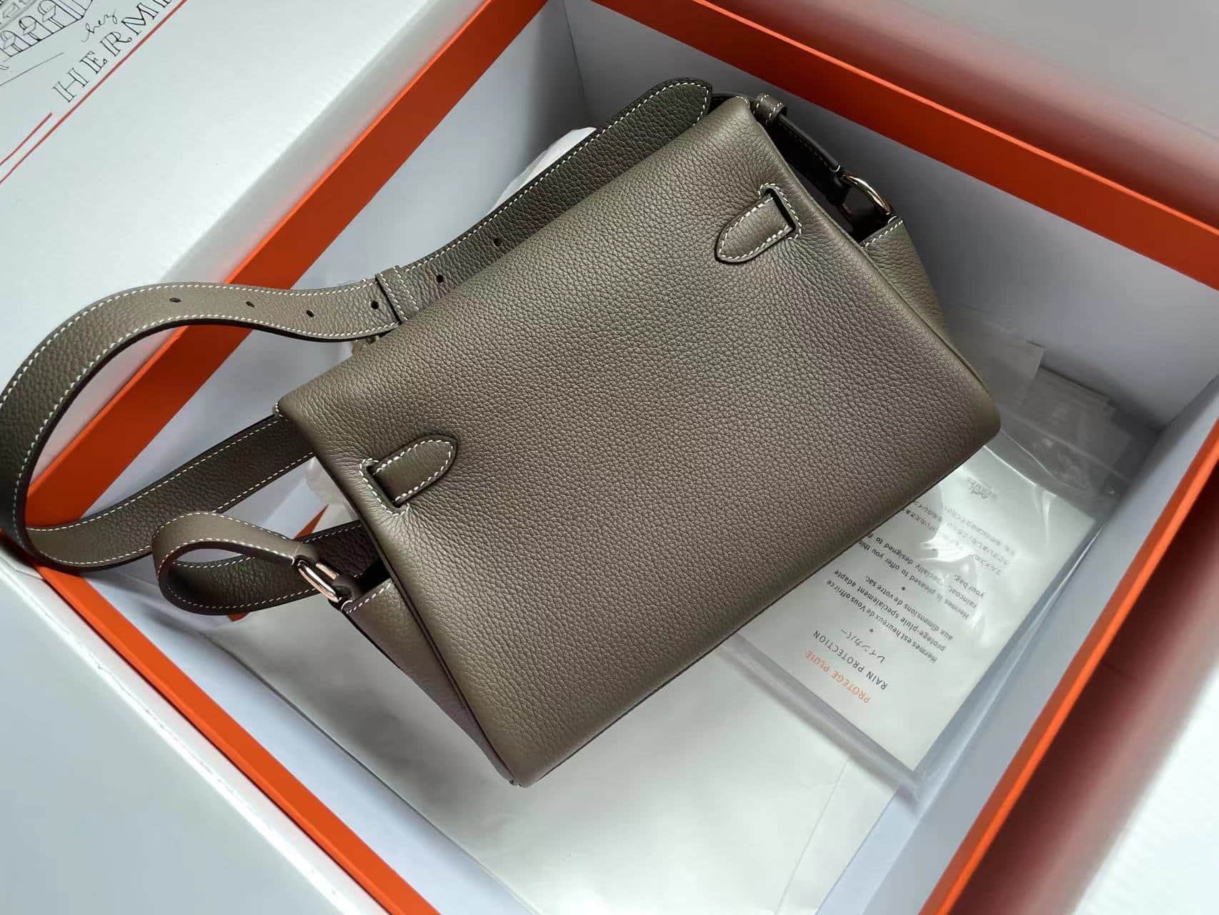 Hermes Kelly Messenger 25cm Taurillon Clemence Leather In Etoupe WAX