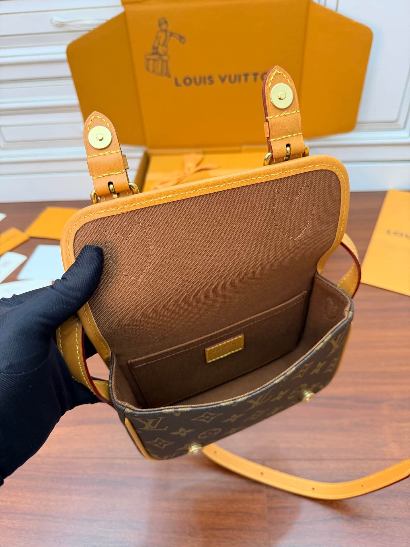 Louis Vuitton Satchel Wearable Wallet Monogram coated canvas M26805 TOP
