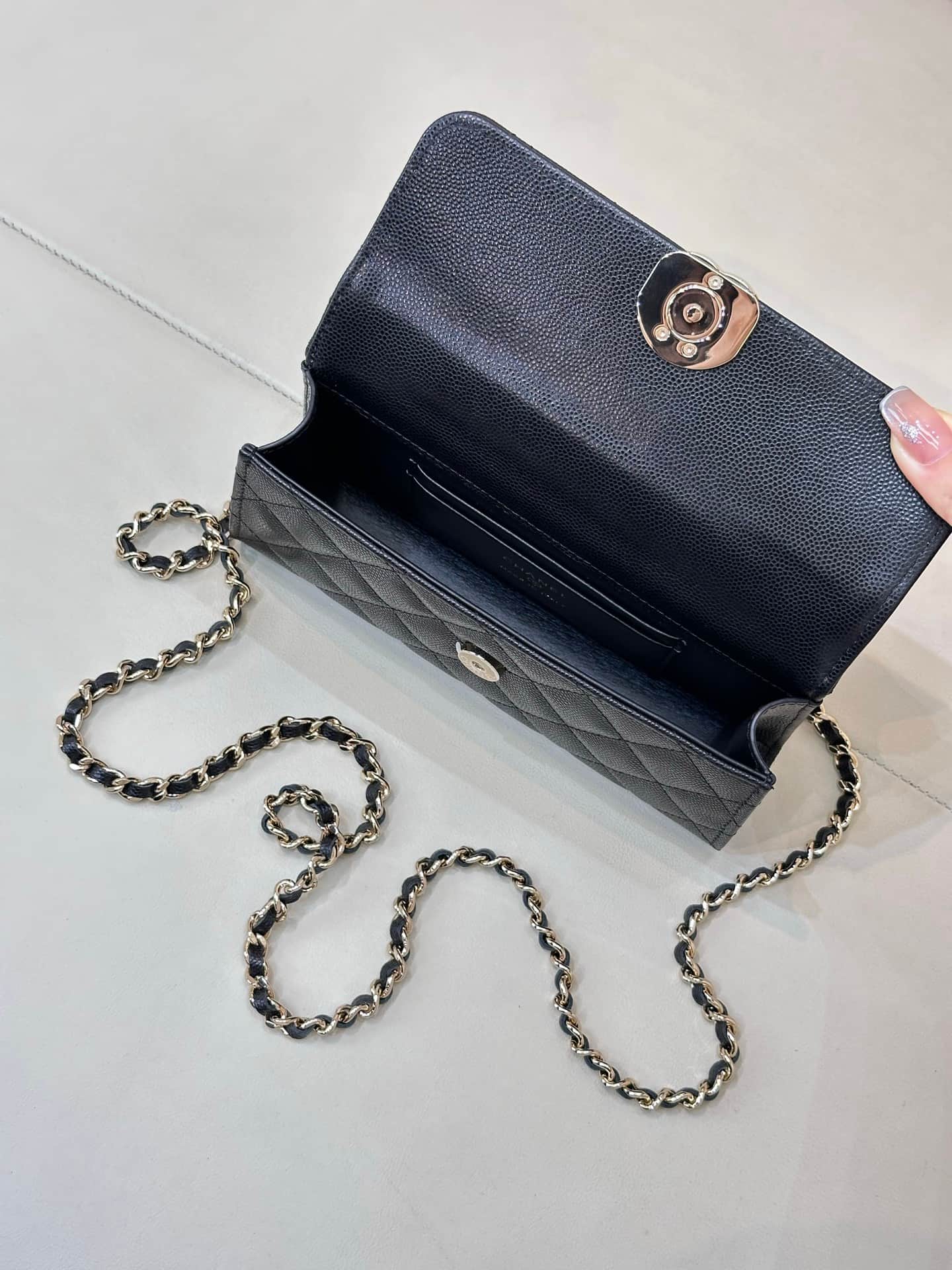 Chanel Clutch with chain Grained Calfskin&Gold-Tone Metal Black AP3238 TOP