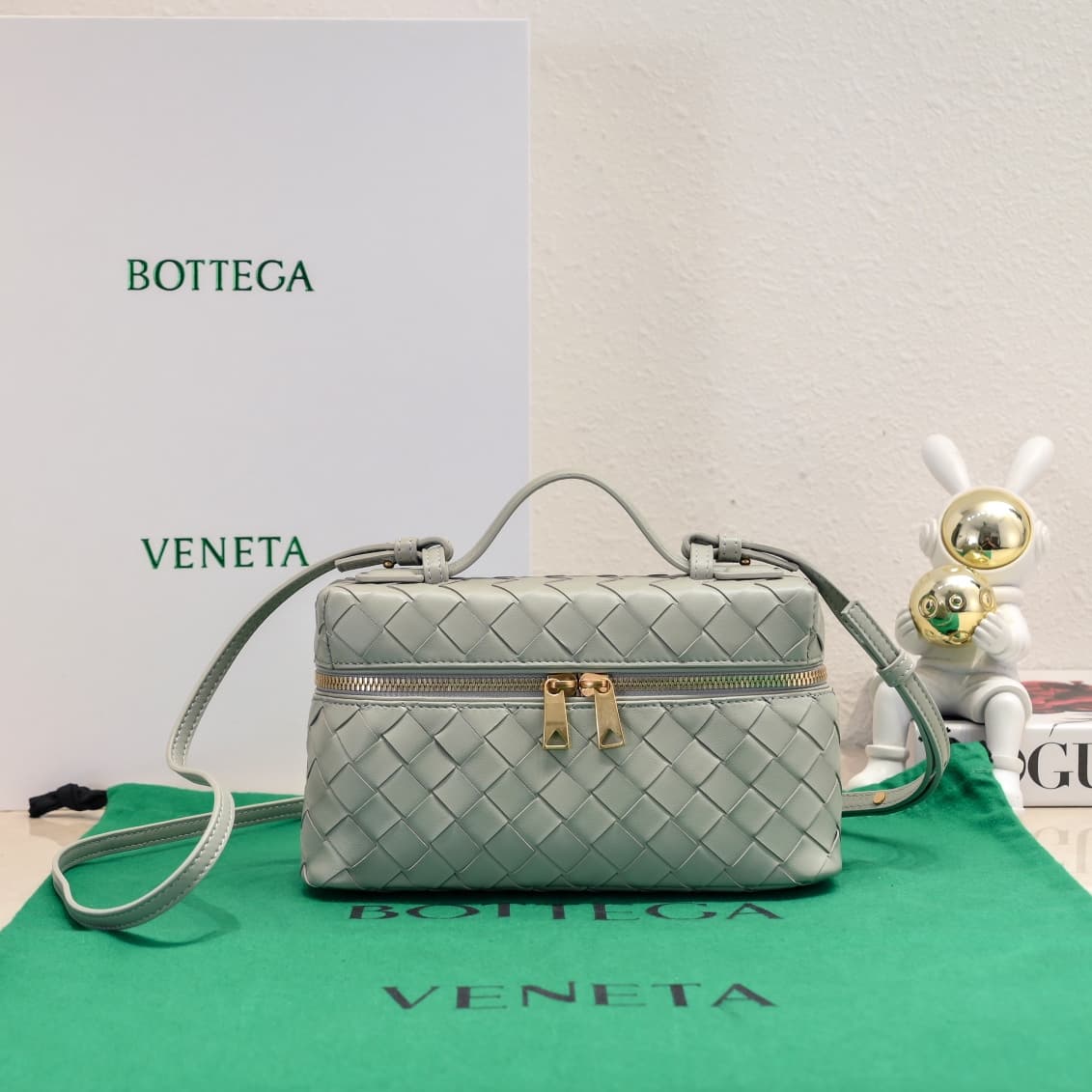 BV Bang Bang Vanity mini intrecciato leather High