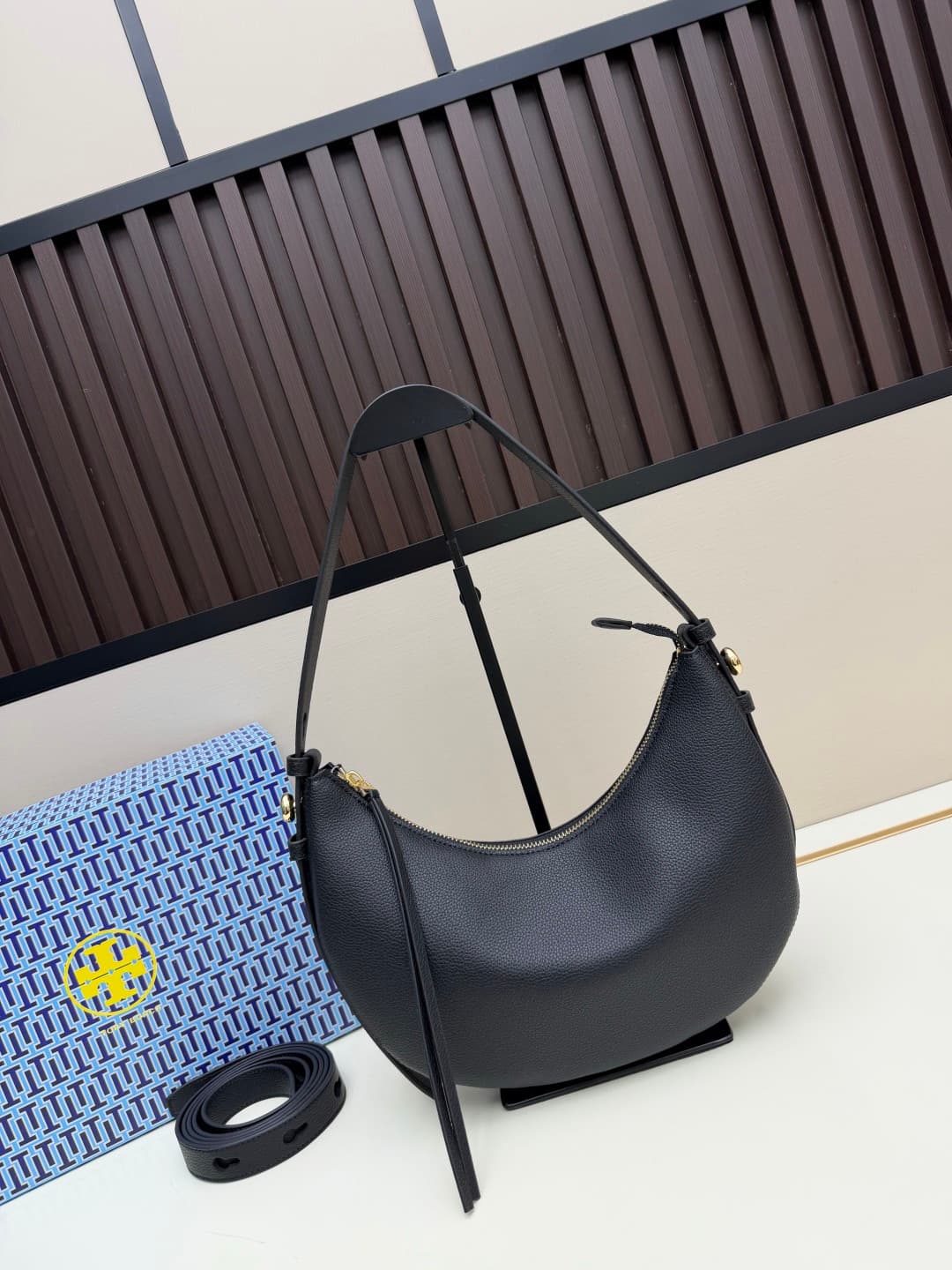 Tory Burch ROMY HALF MOON BAG Black High
