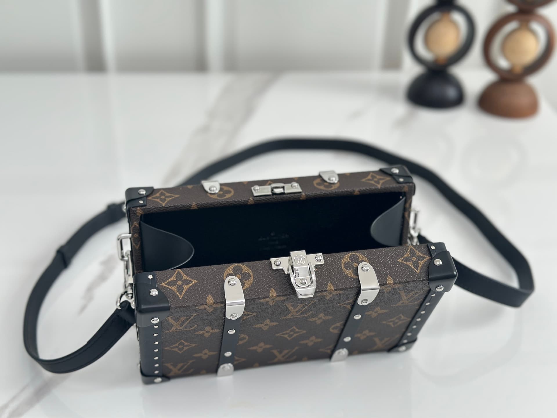 Louis Vuitton Neo Wallet Trunk Monogram coated canvas M20953 High