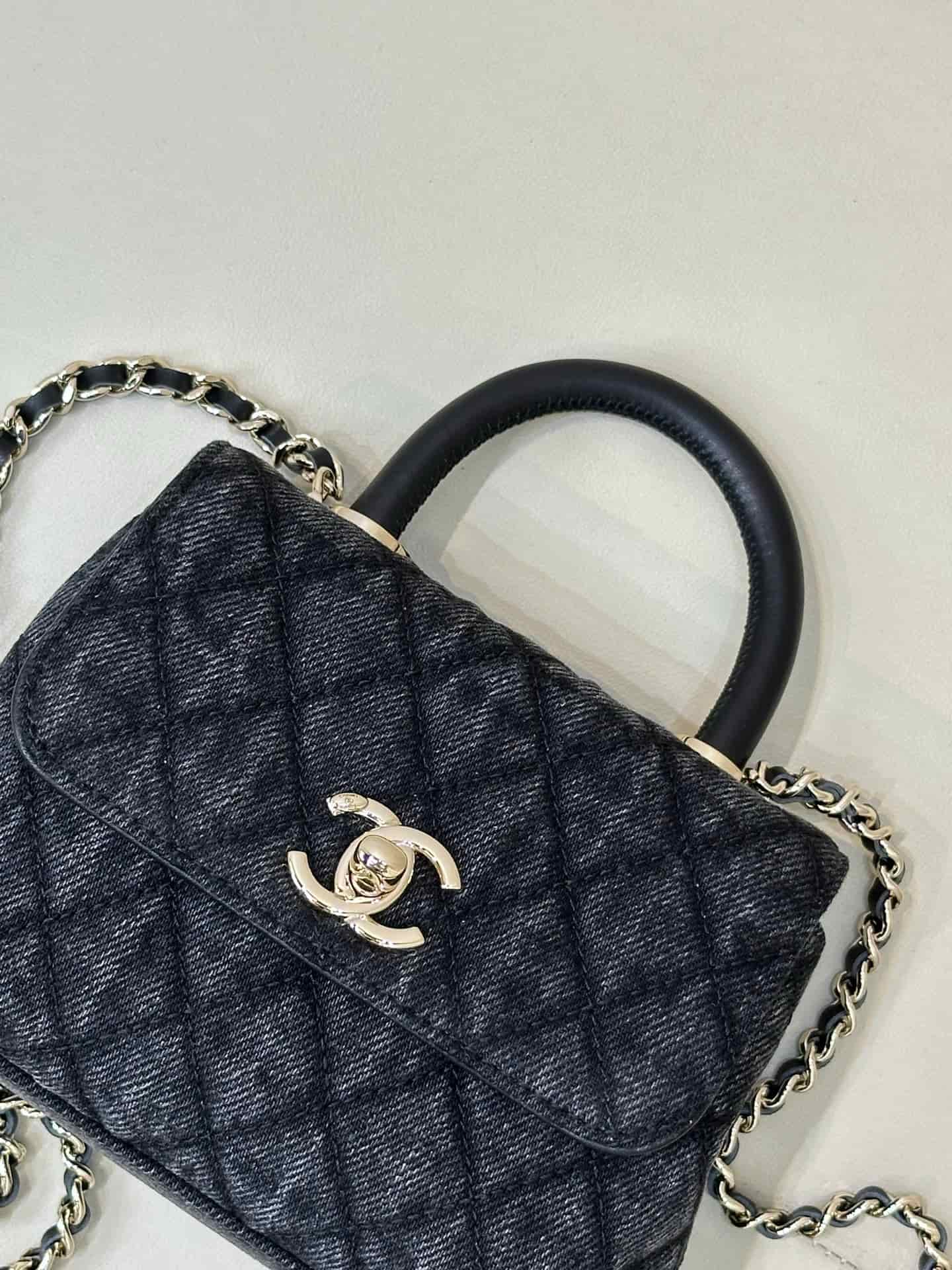 Chanel Clutch with chain Washed Denim, Calfskin & Gold-Tone Metal Black AP4244 TOP