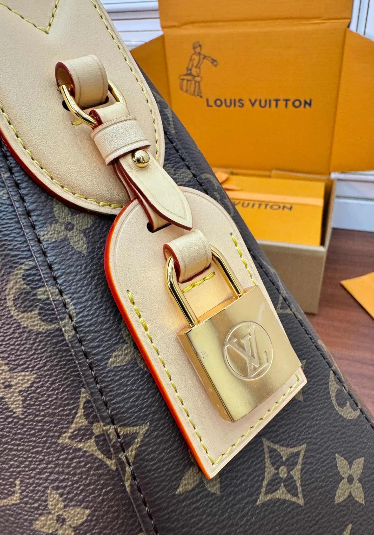 Louis Vuitton Slouchy MM Monogram Coated canvas M12098 TOP
