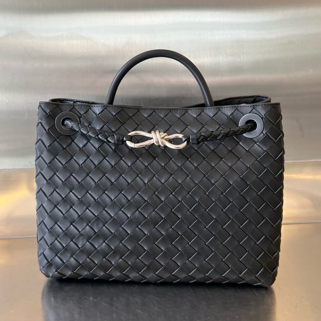 Medium Andiamo Top handle Silver Metal bag Black High
