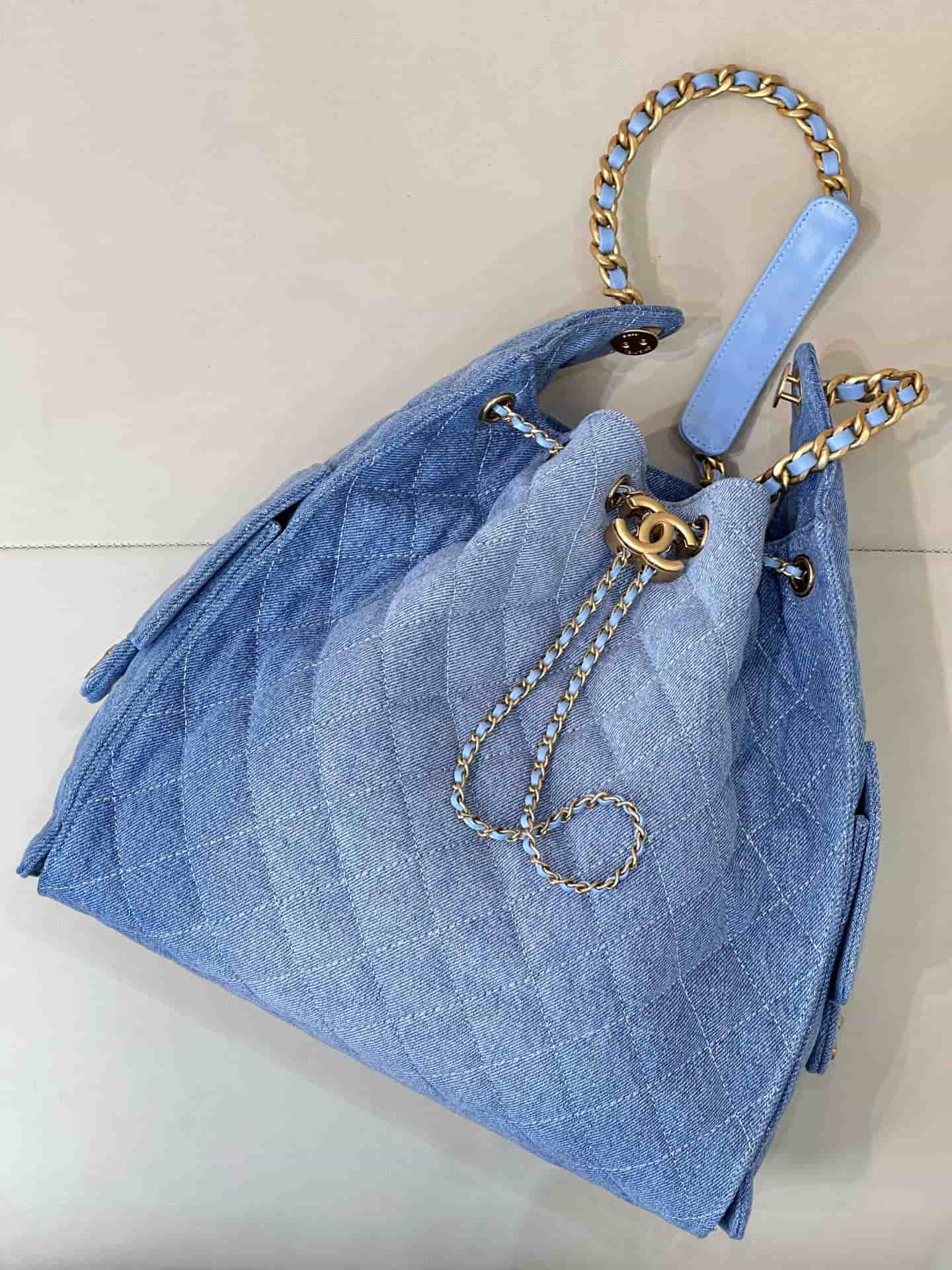 Chanel 25 Medium Hobo handbag AS5311 Denim &Gold-tone Metal Blue TOP