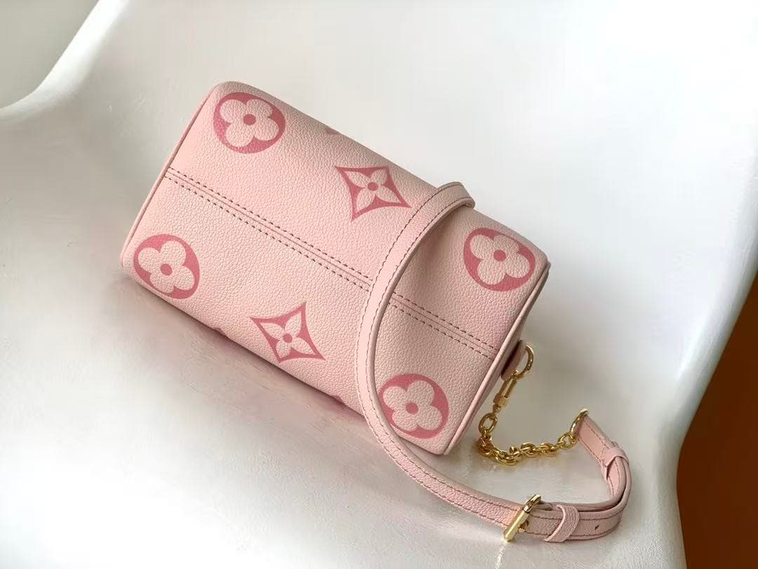 Louis Vuitton SPEEDY BANDOULIÈRE 20 Embossed grained cowhide leather M46518 High