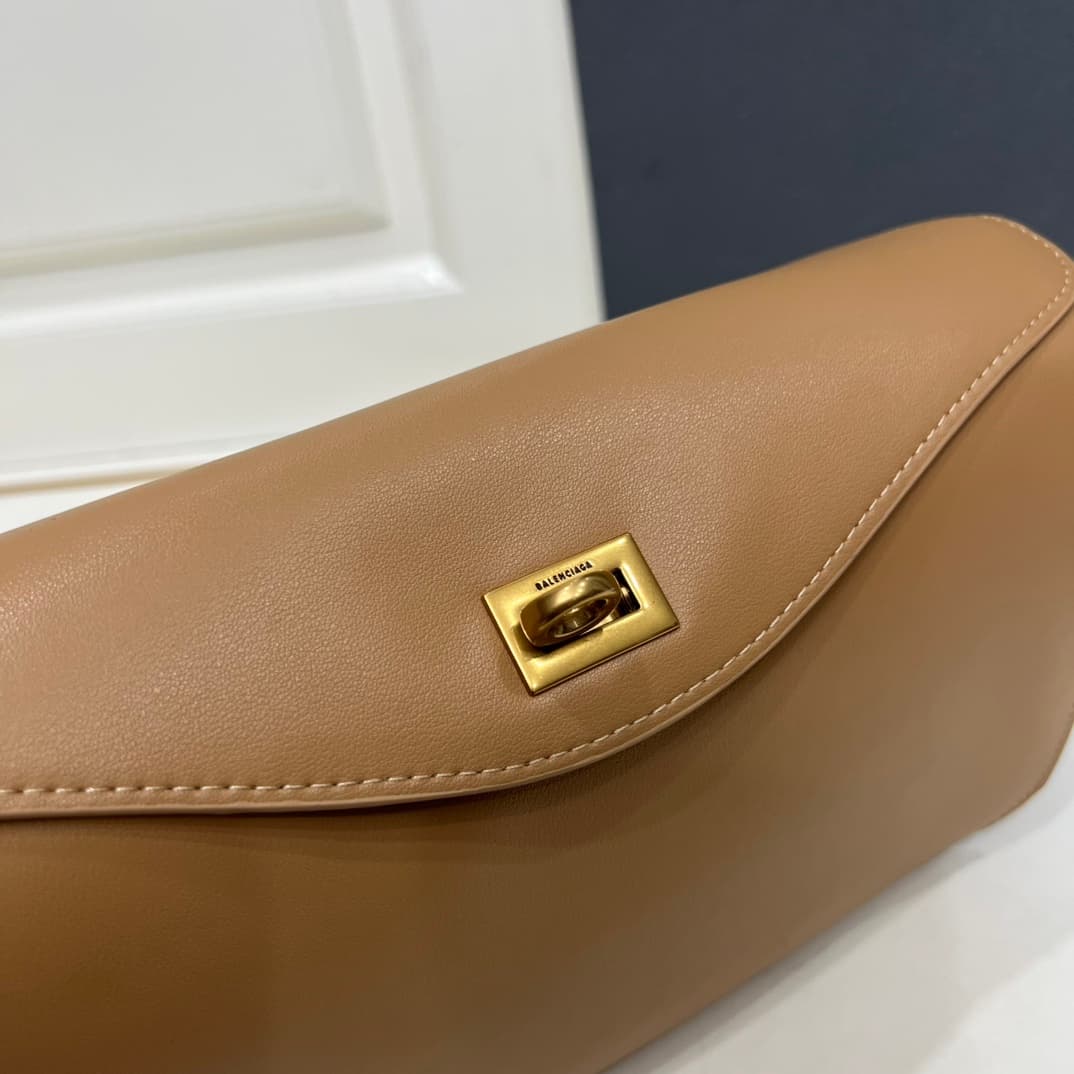 Balenciaga Shoulder Bag in Caramel Mid