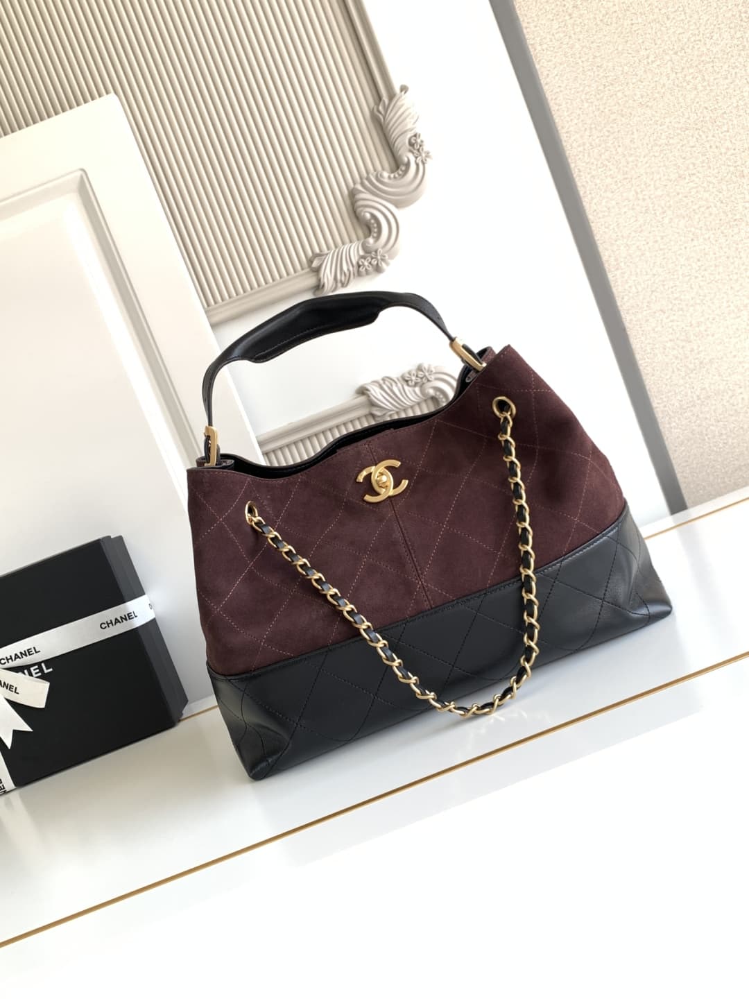 Small Shopping Bag Suede Calfskin, Shiny Lambskin & Gold-Tone Metal AS5634 A