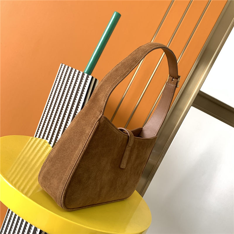 LE 5 À 7 HOBO BAG IN SUEDE High