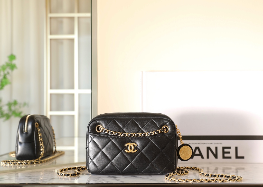 Chanel MINI CAMERA CASE Shiny Lambskin & Gold-Tone Metal AS5190 TOP