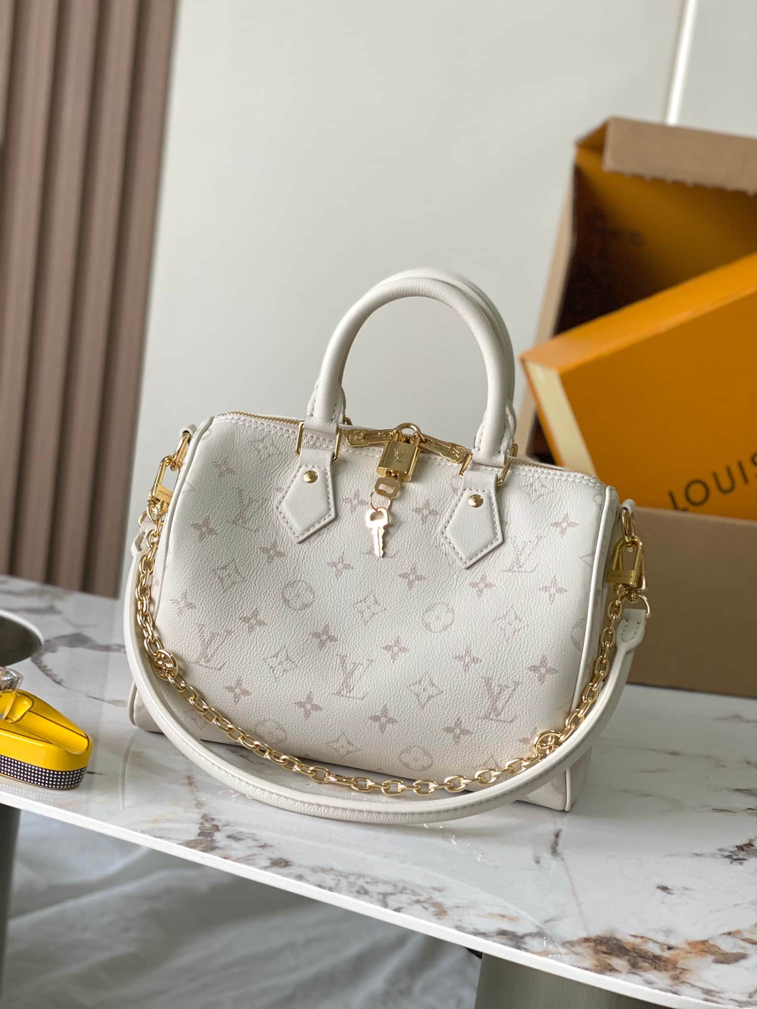 Louis Vuitton Speedy Bandoulière 25 Cream Calf leather M26690 TOP