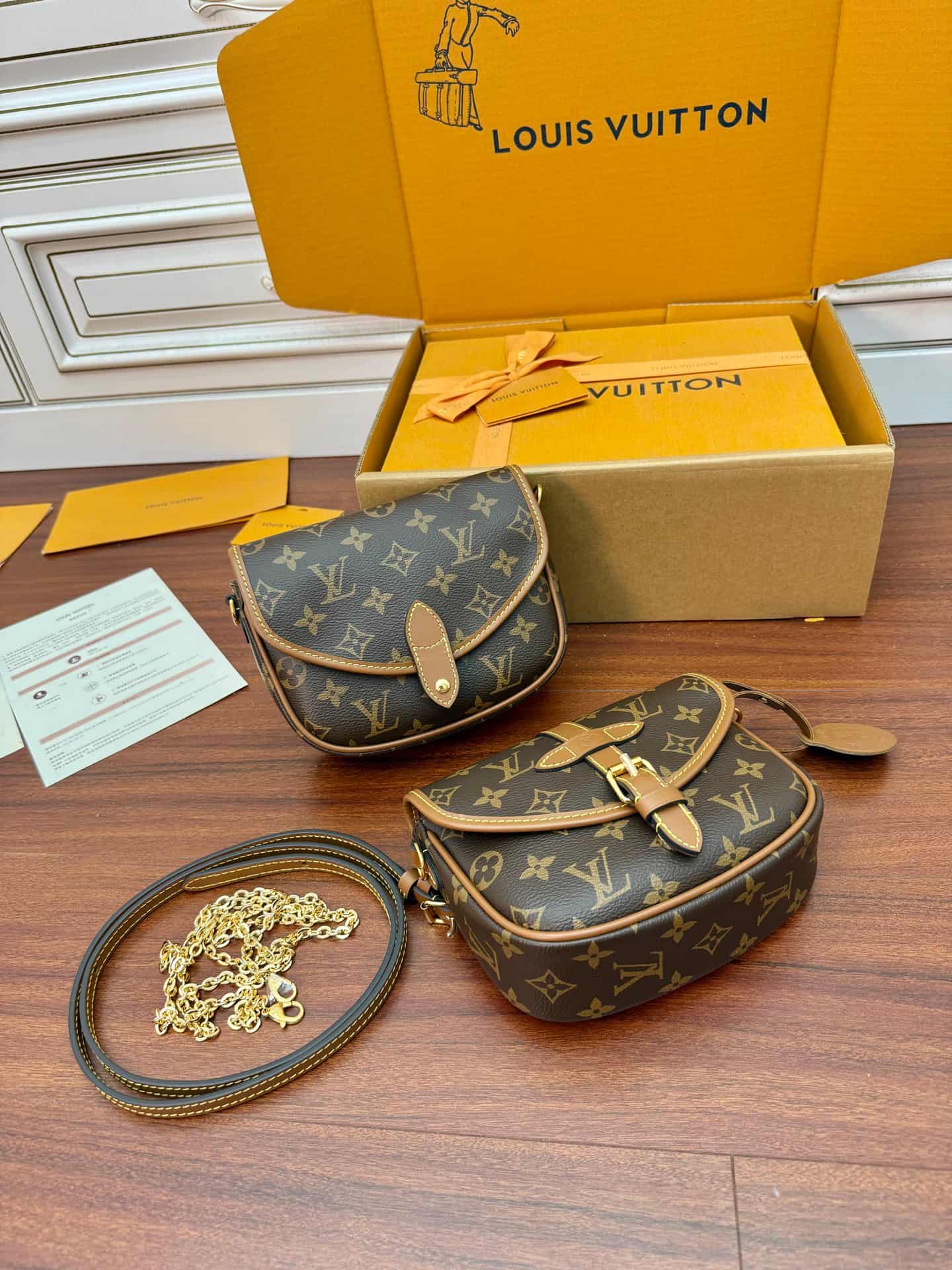 Louis Vuitton Duo BB Monogram Coated canvas M26592  TOP