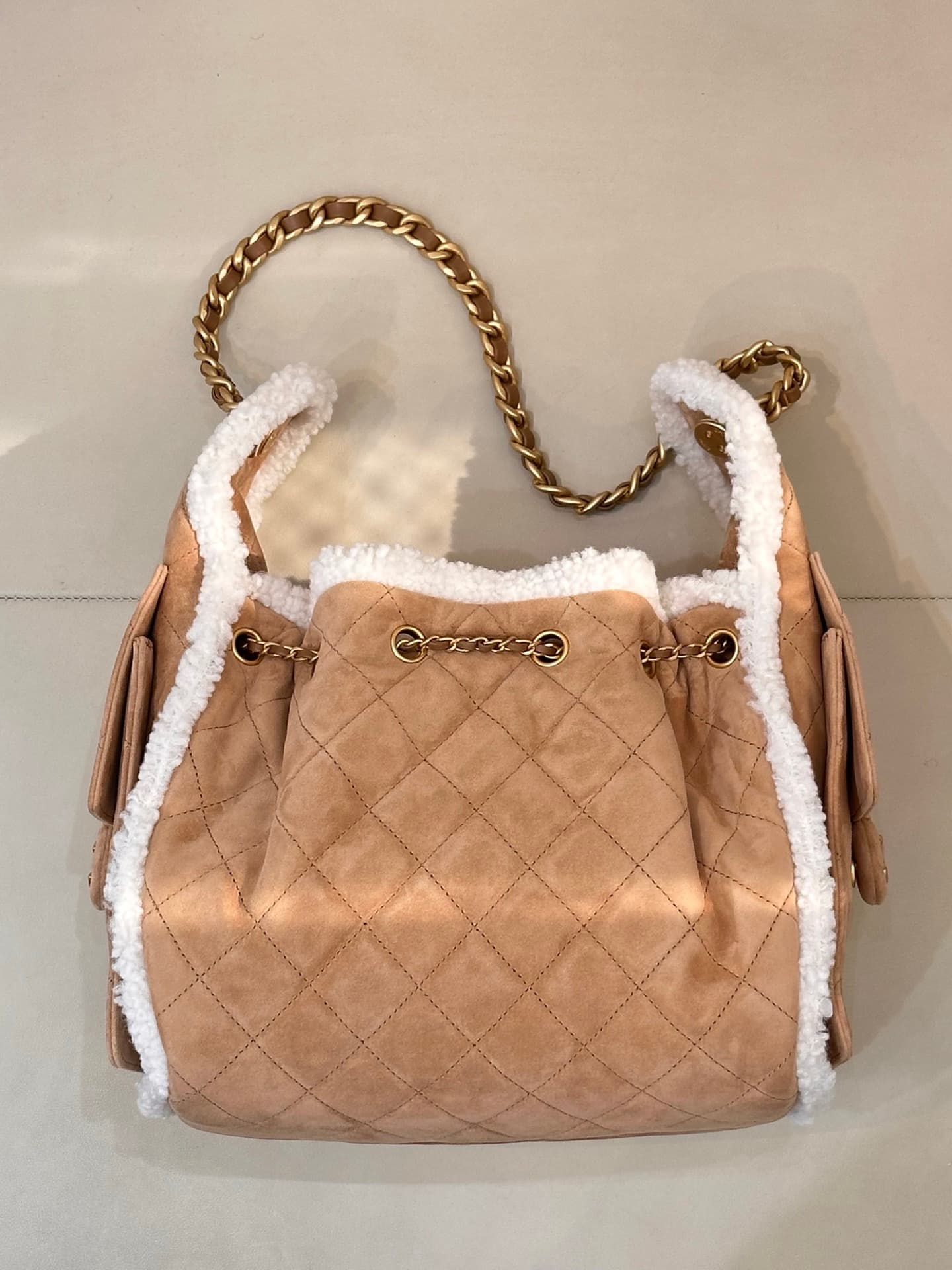 Chanel 25 Small Hobo handbag AS5293 Suede with crumpled sheepskin shearling&Gold-tone Metal Beige TOP