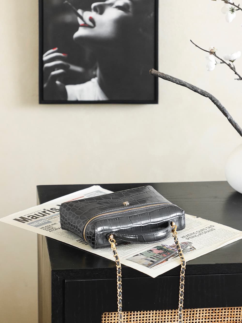 Chanel Small Vanity with chain Crocodile Embossed Calfskin& Gold-Tone Metal Black AS5195 A