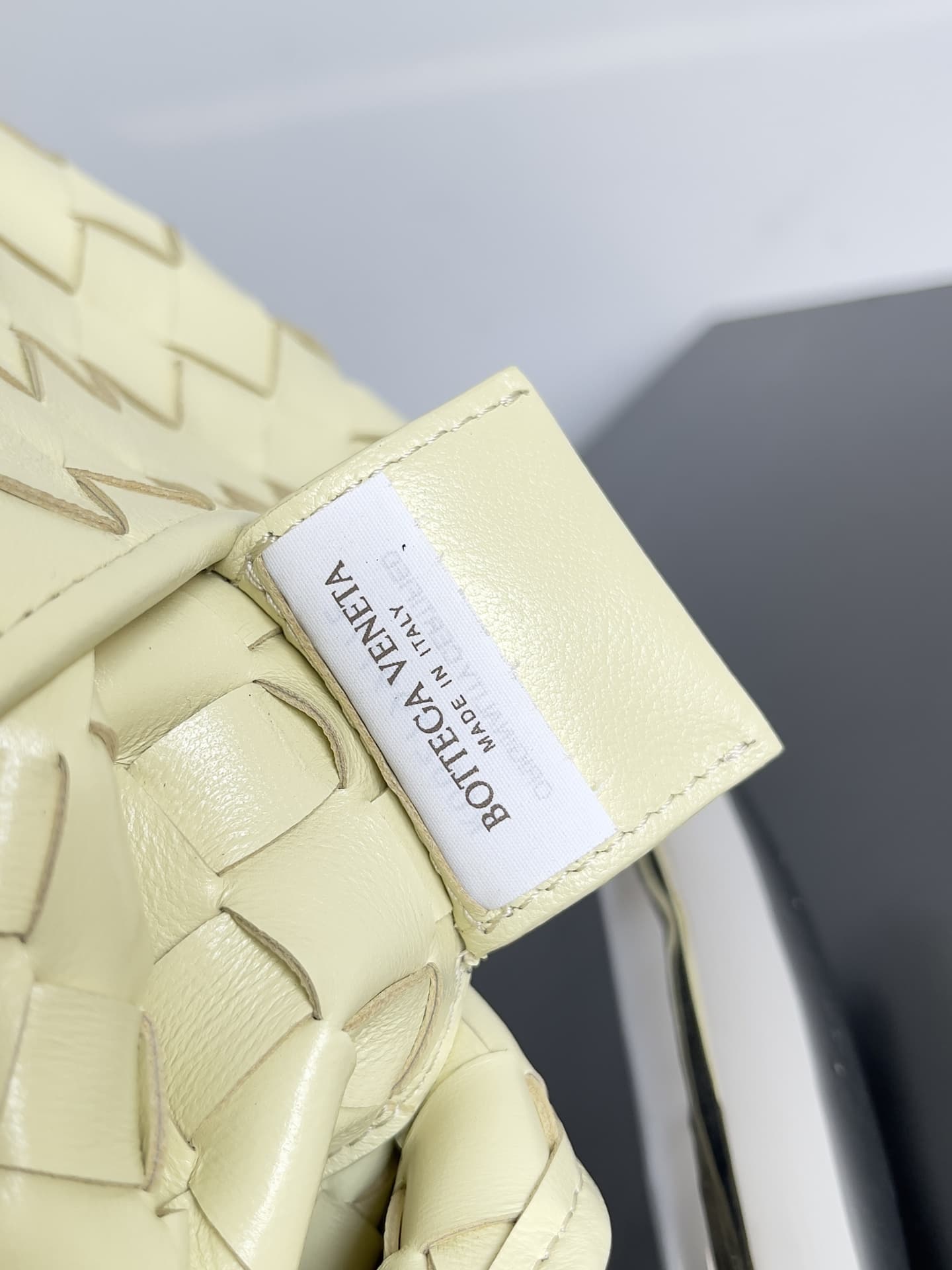 BV Sardine Small Intrecciato Cream TOP