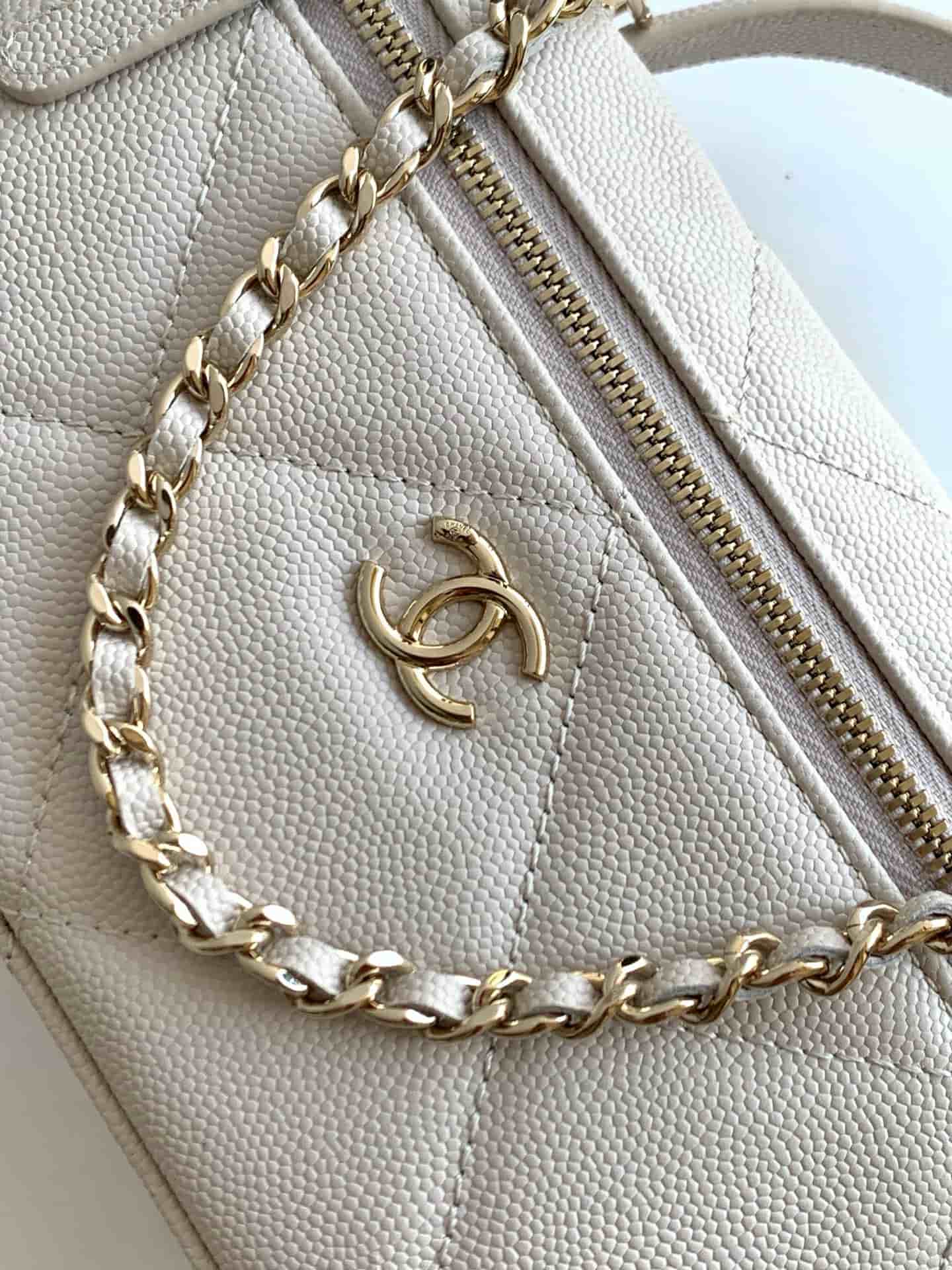 Chanel Vanity with Chain Grained Shiny Calfskin & Gold-Tone Metal Beige AP4936 A